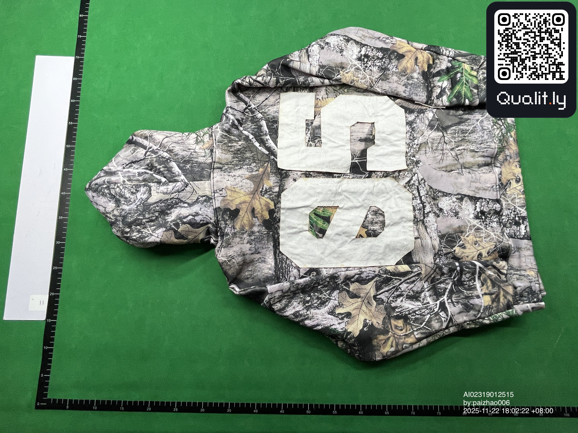 Sweat à capuche — photo QC 2 sur 28