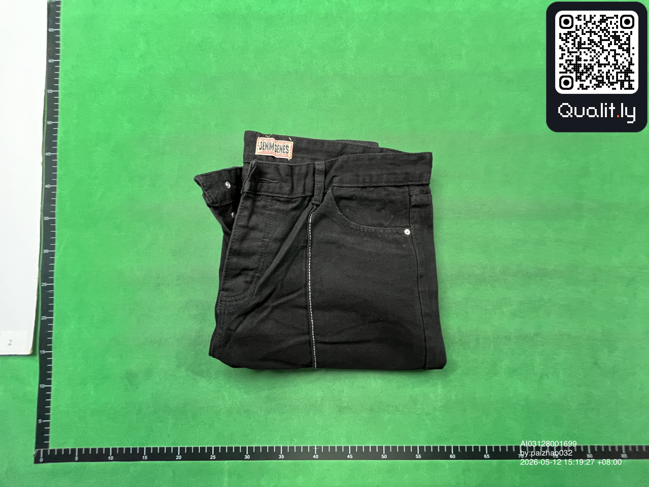 Jeans — QC-foto 1 van 102