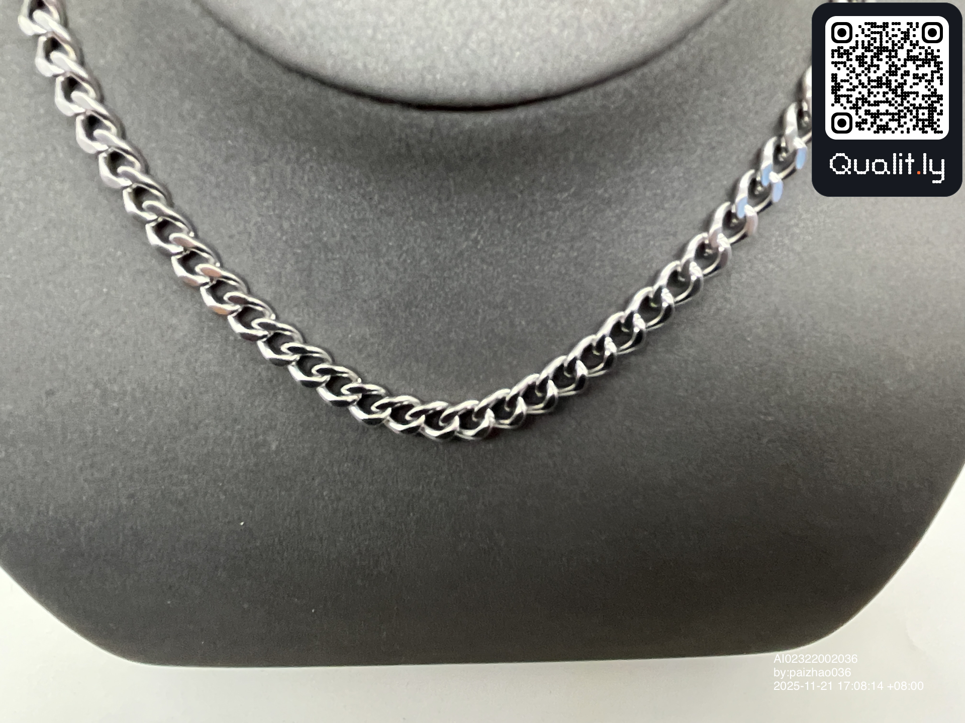 Jewelry QC photo 2 of 3