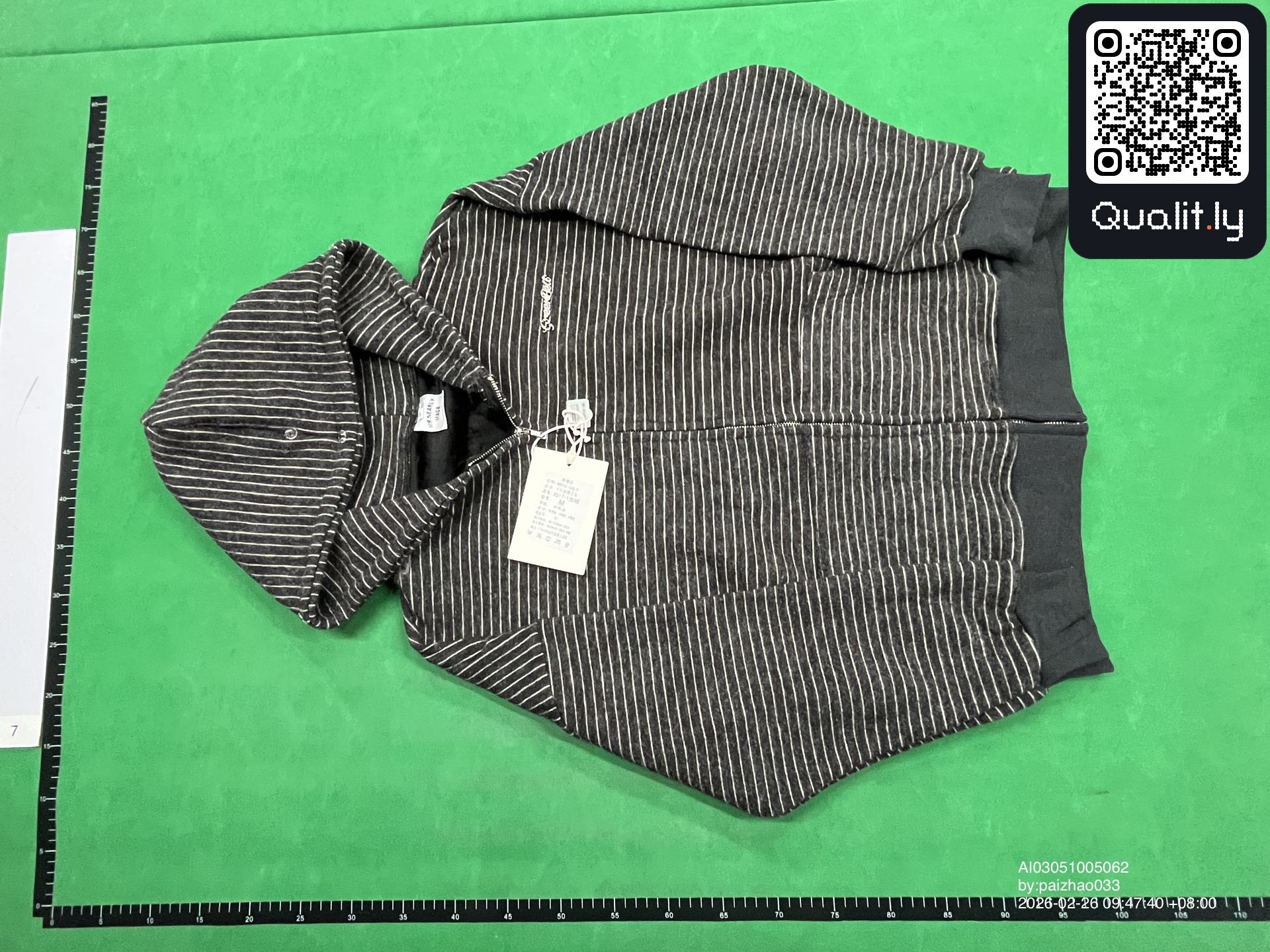 Hoodie — QC-foto 3 av 12