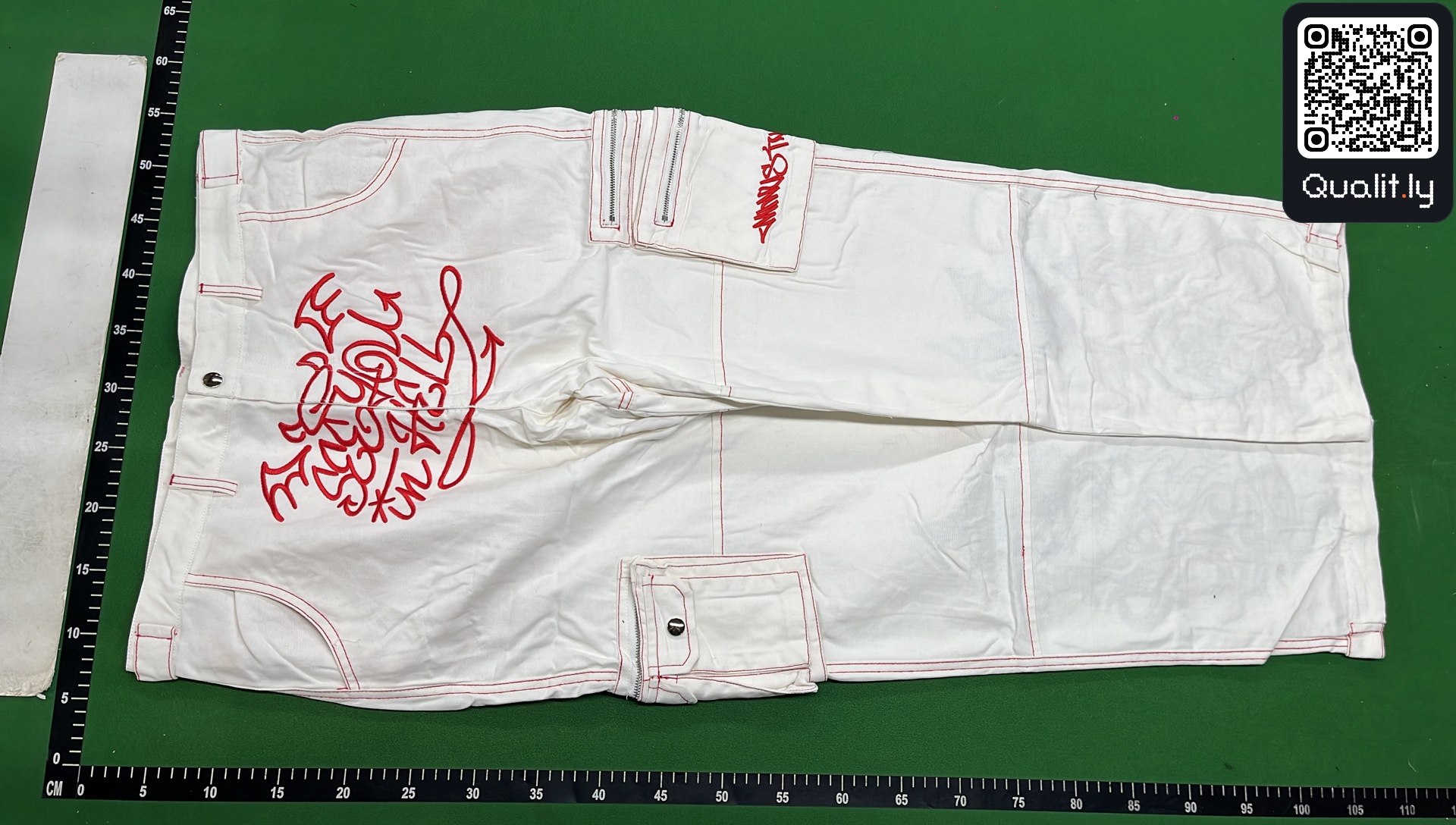 Pants QC photo 2 of 28