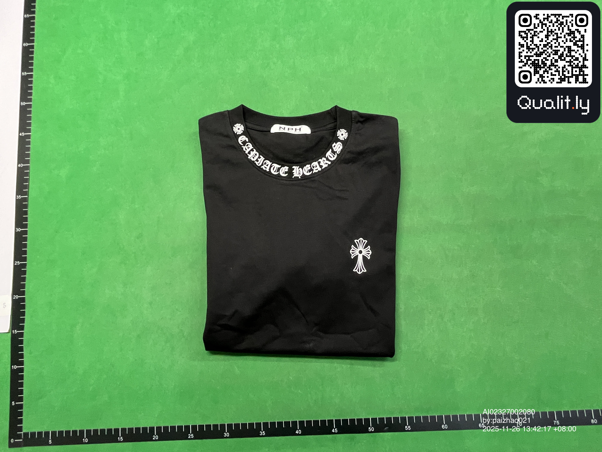 T-shirt — foto QC 1 di 12