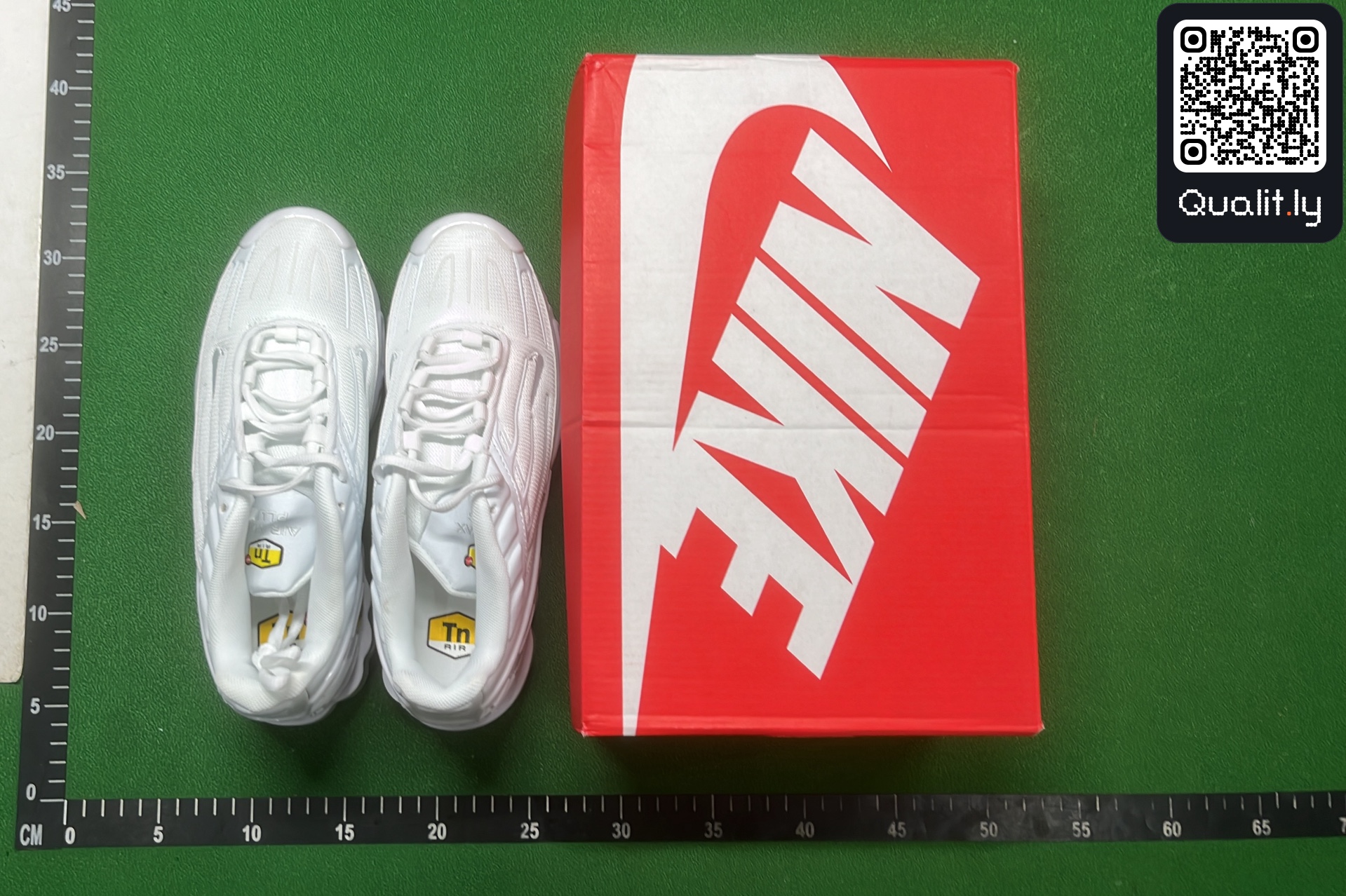 Sneakers — QC-foto 1 av 6
