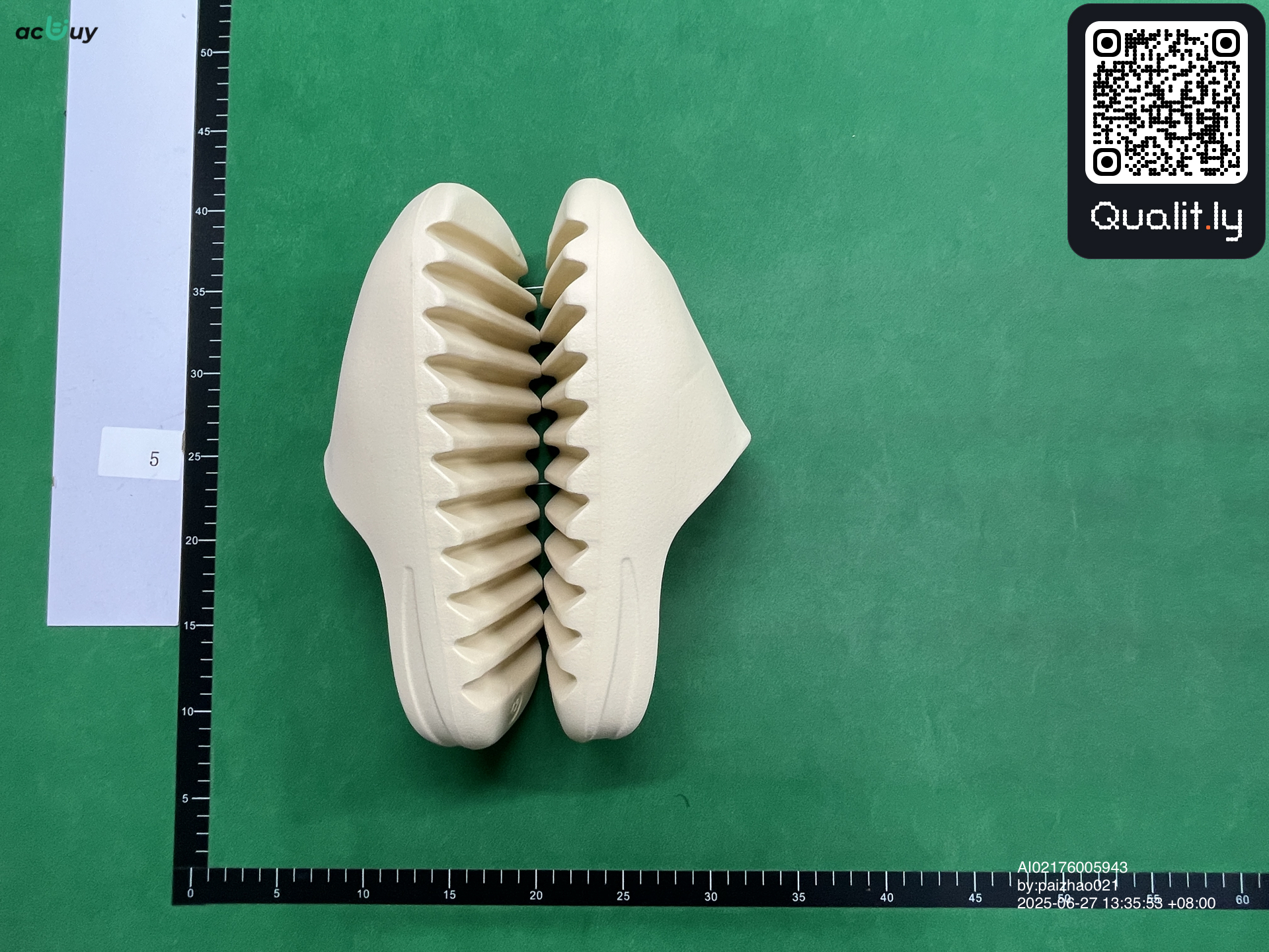 Slippers — QC-foto 2 van 10
