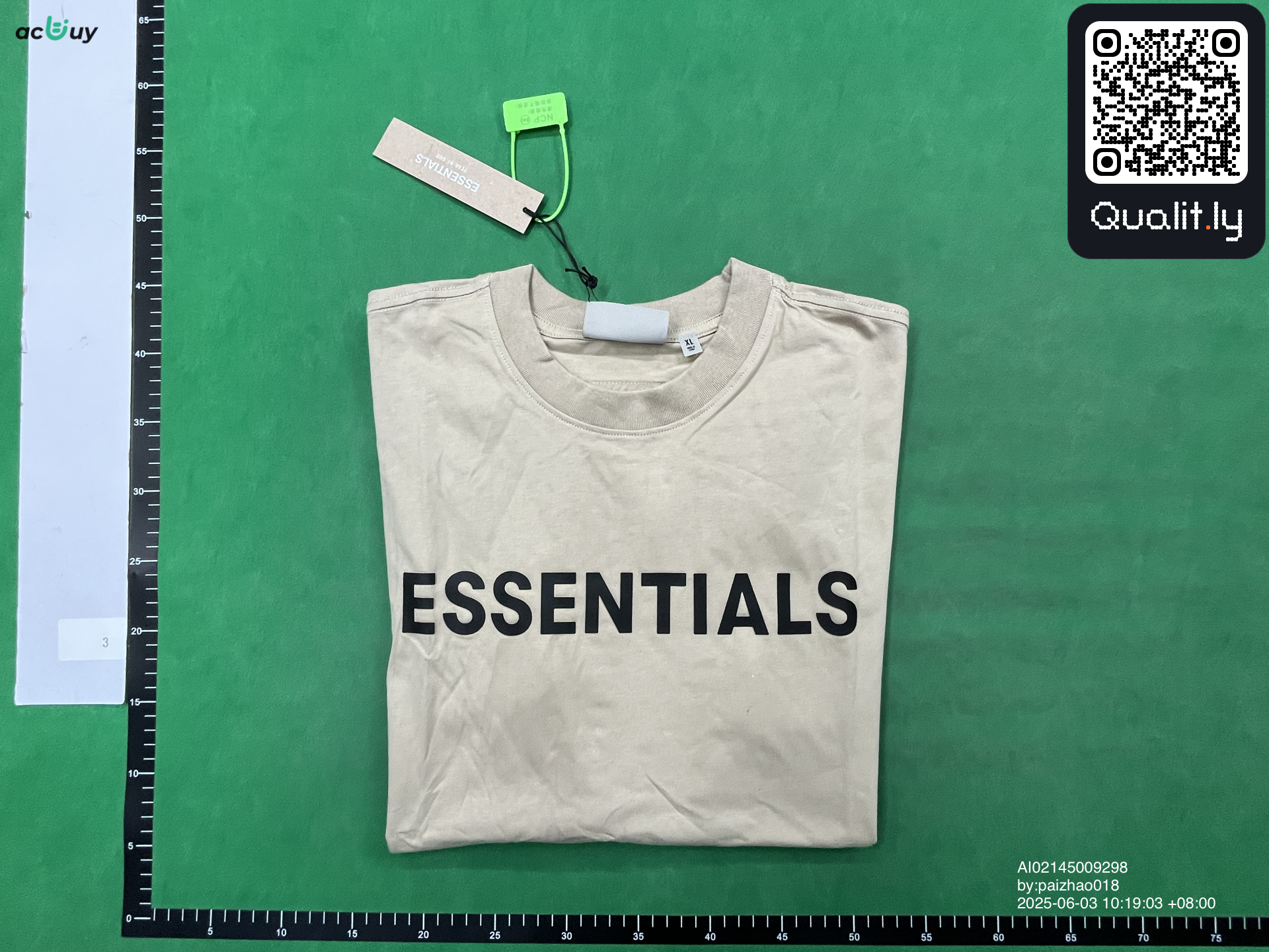 T-shirt — foto QC 1 de 4