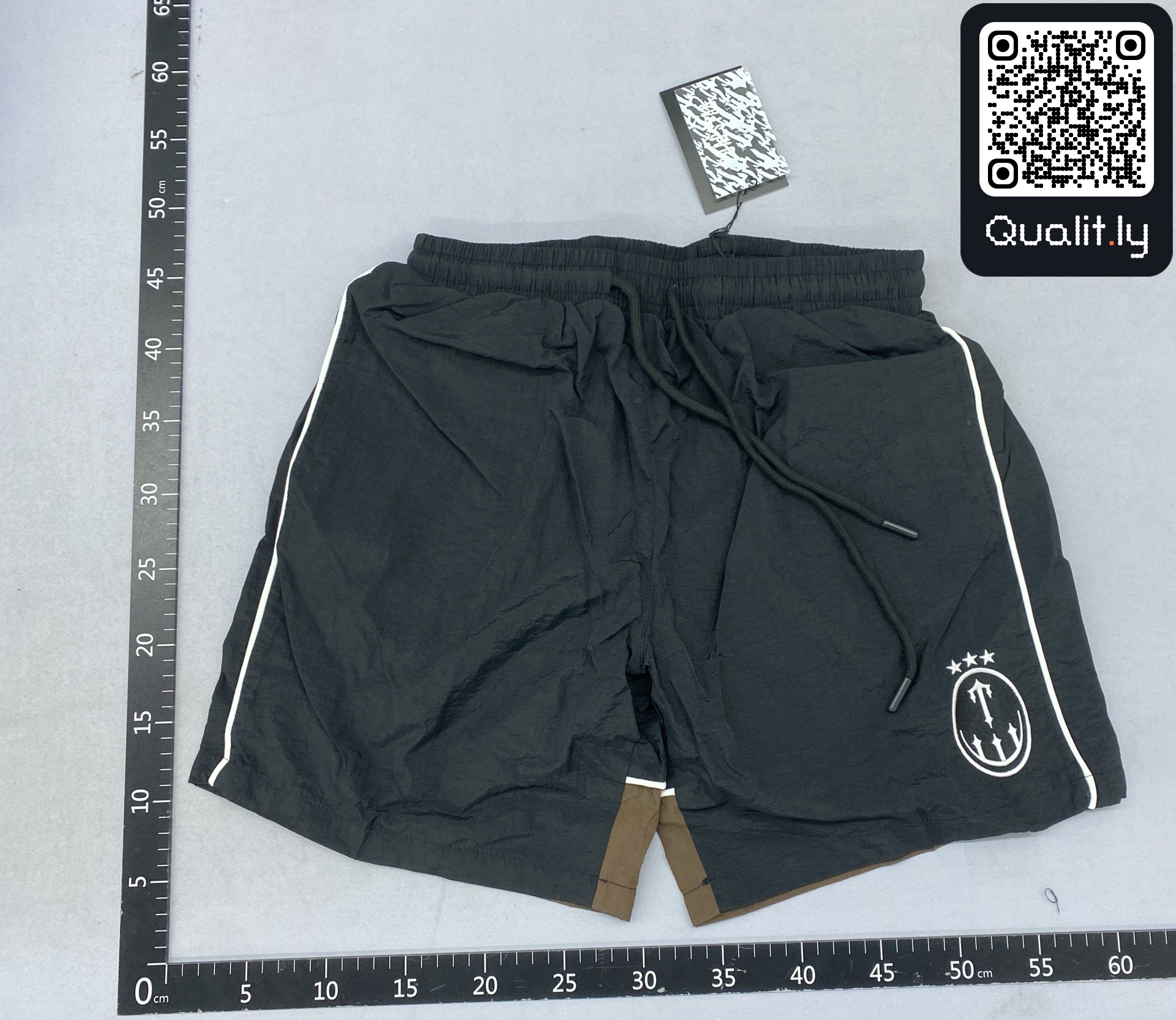 Pants QC photo 3 of 24