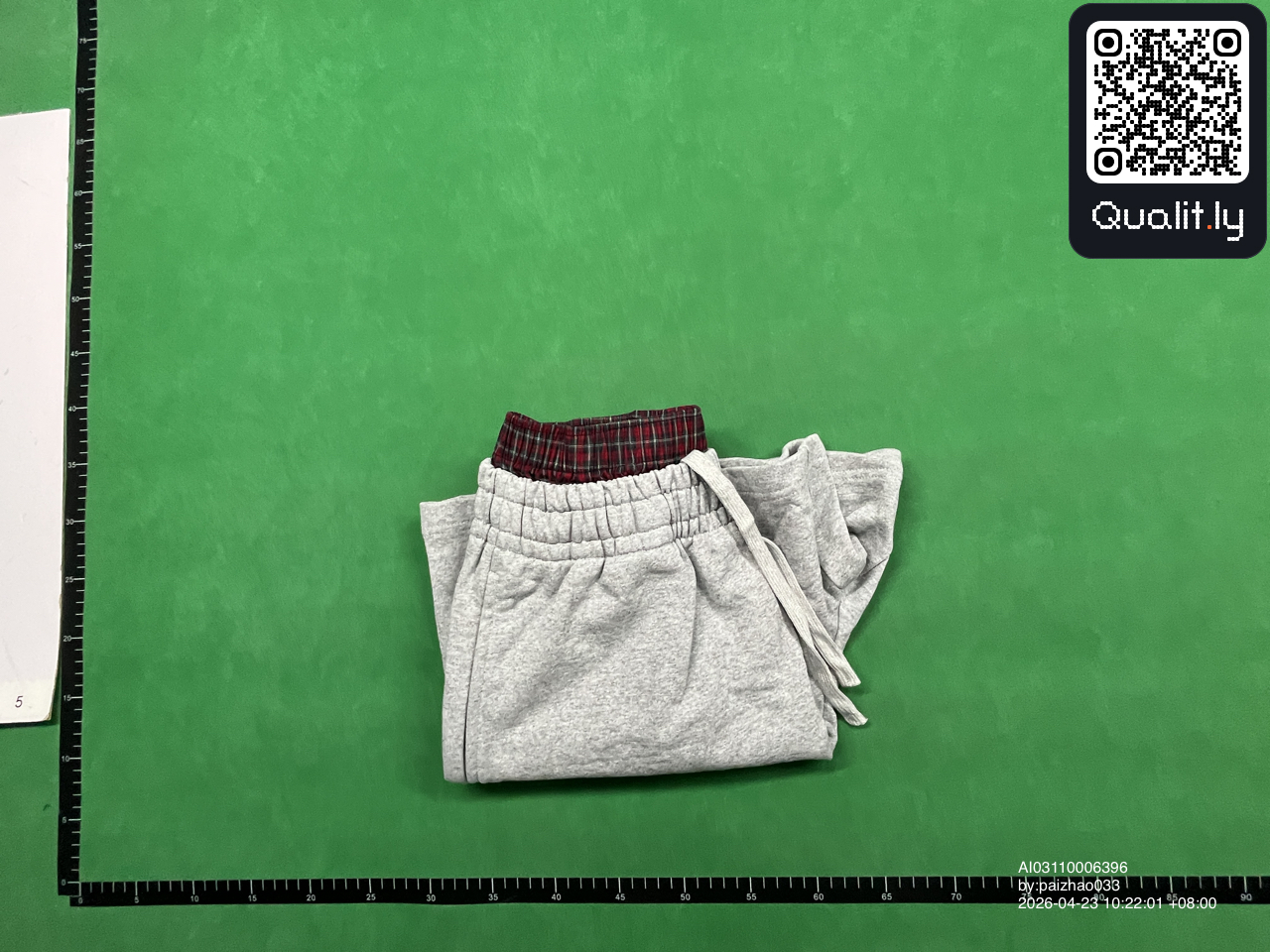 Pantalón corto — foto QC 1 de 8