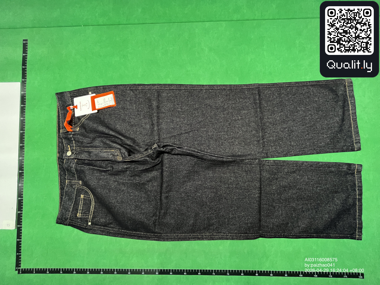 牛仔裤 QC 照片 3 / 18