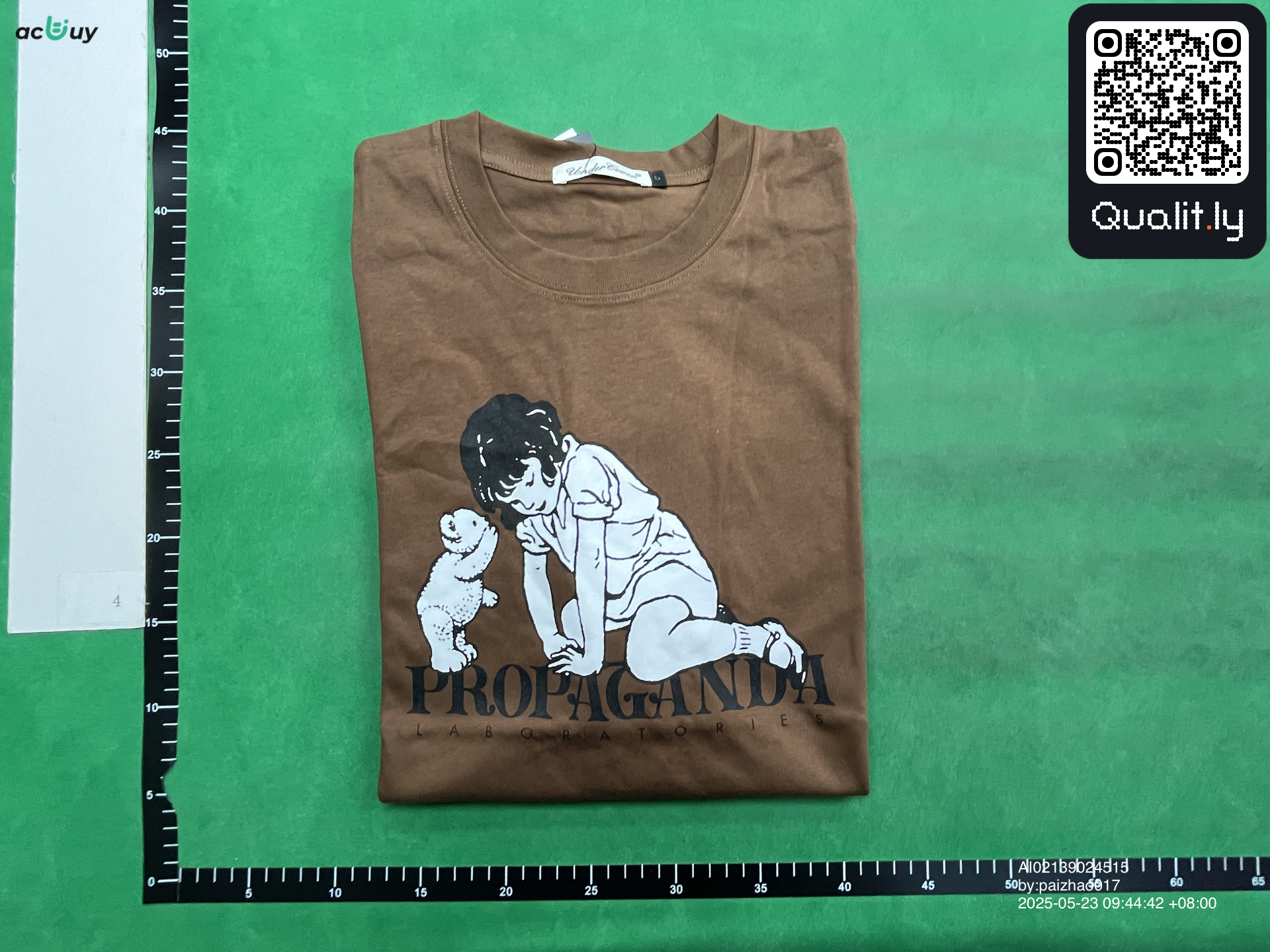 T-shirt — foto QC 1 de 12