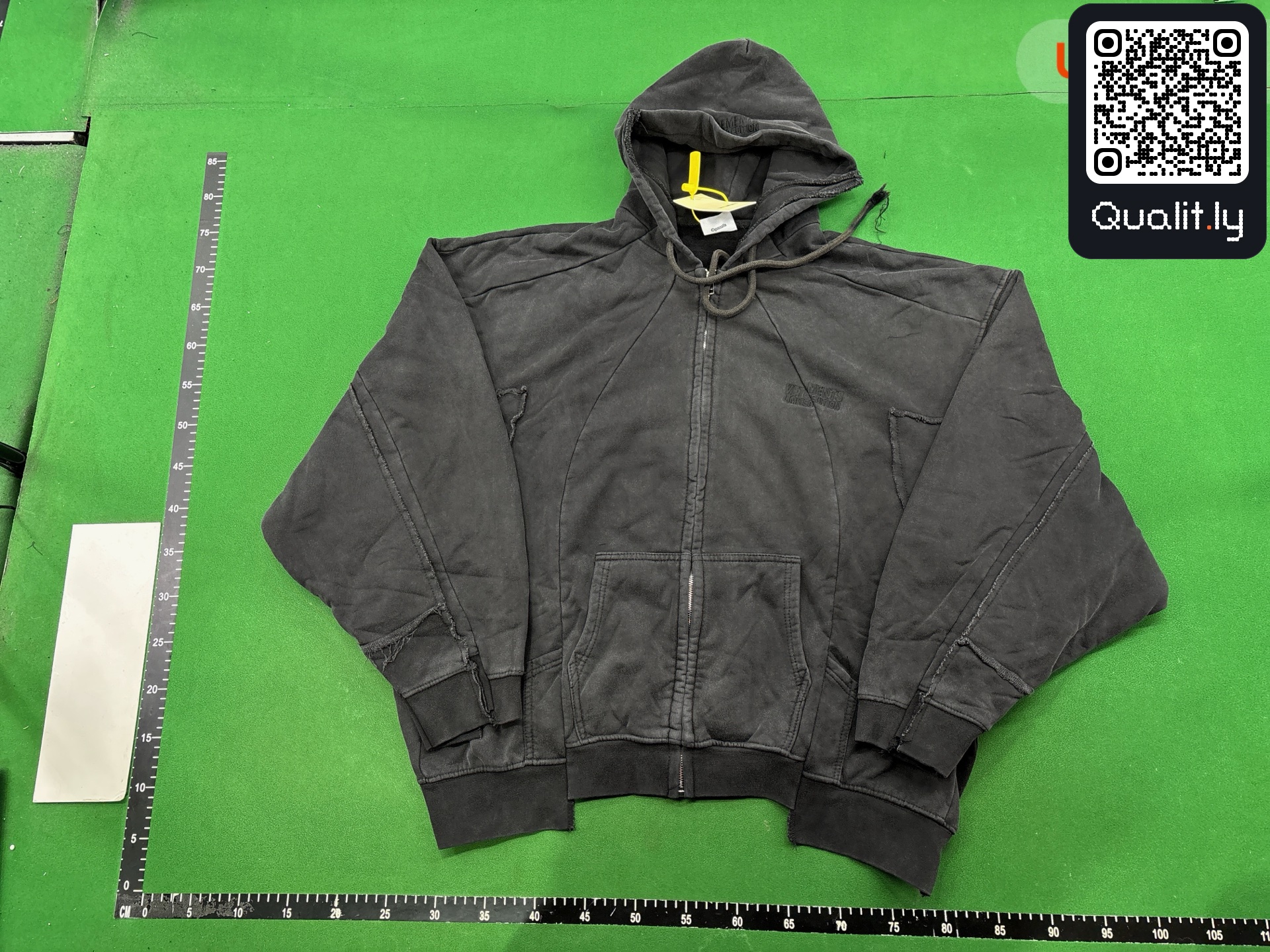 Hoodie QC photo 2 of 68