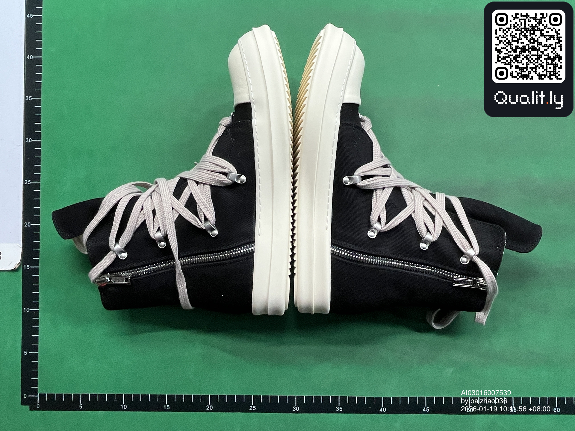 Sneakers QC photo 3 of 12