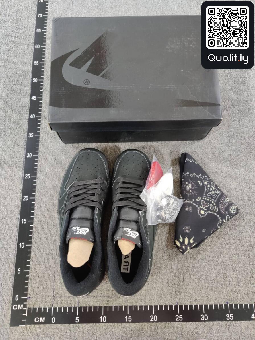 Sneakers QC photo 3 of 15