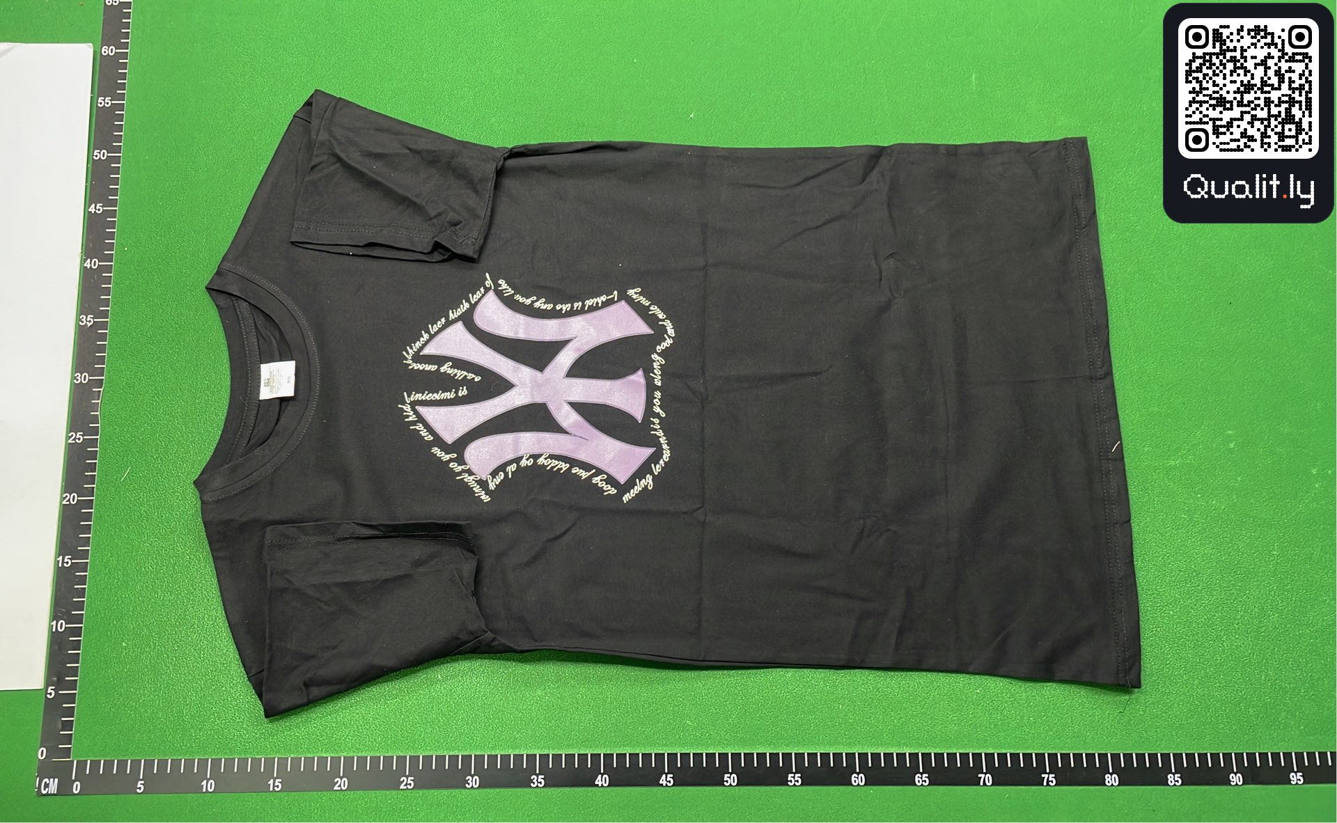 Camiseta — foto QC 2 de 4