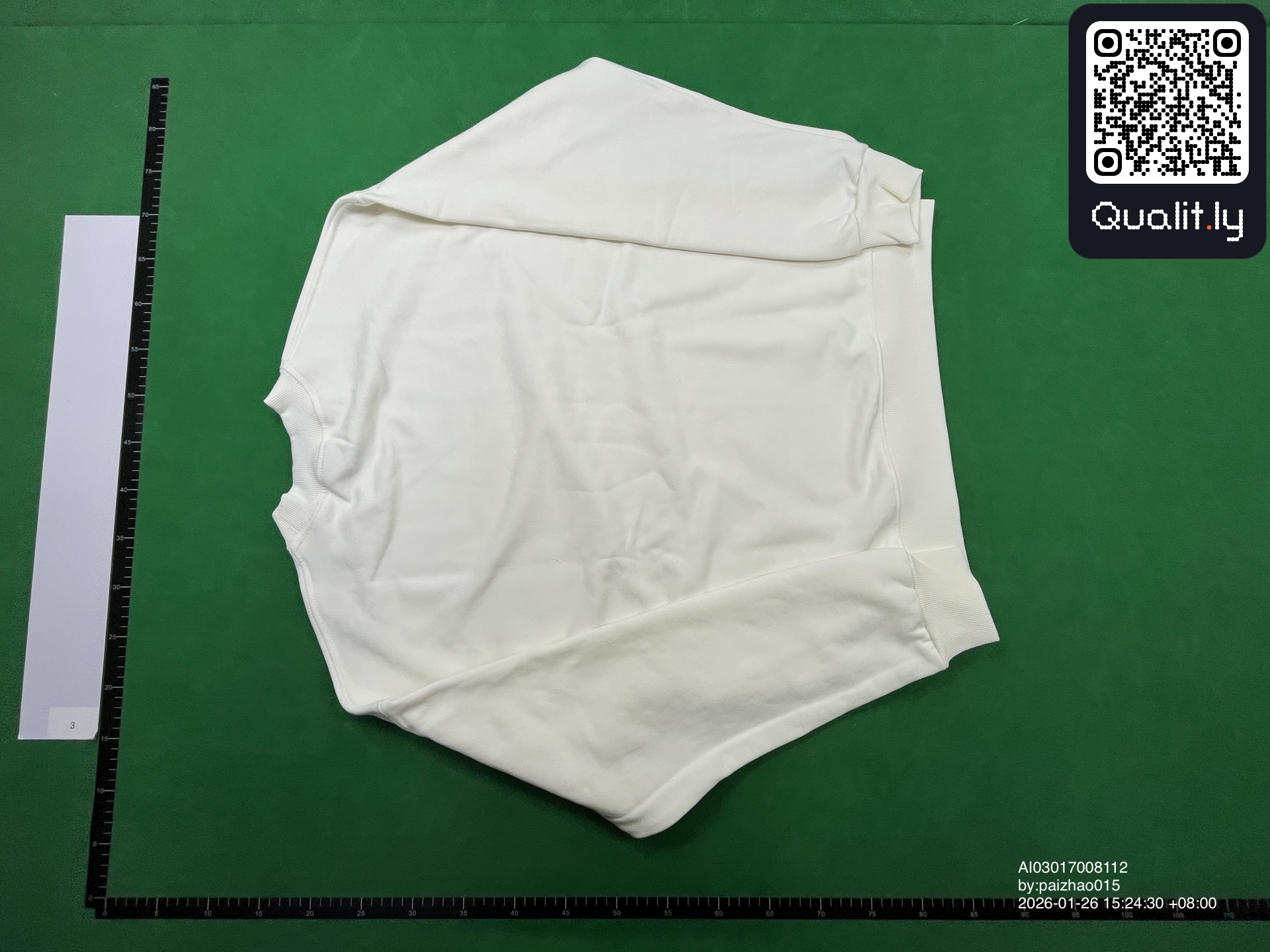 Sweater — QC-foto 2 van 4