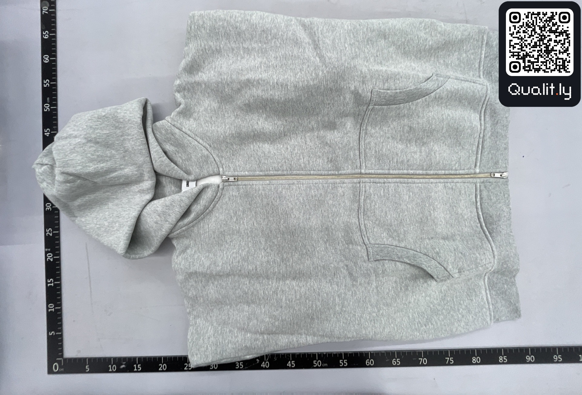 Hoodie — QC-foto 3 av 151