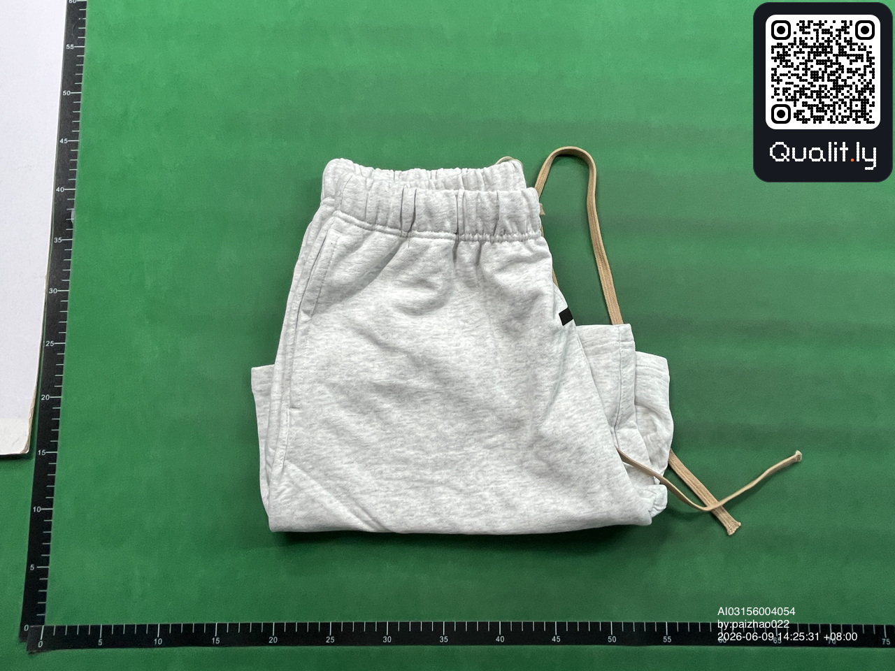 Pantaloncini — foto QC 1 di 22