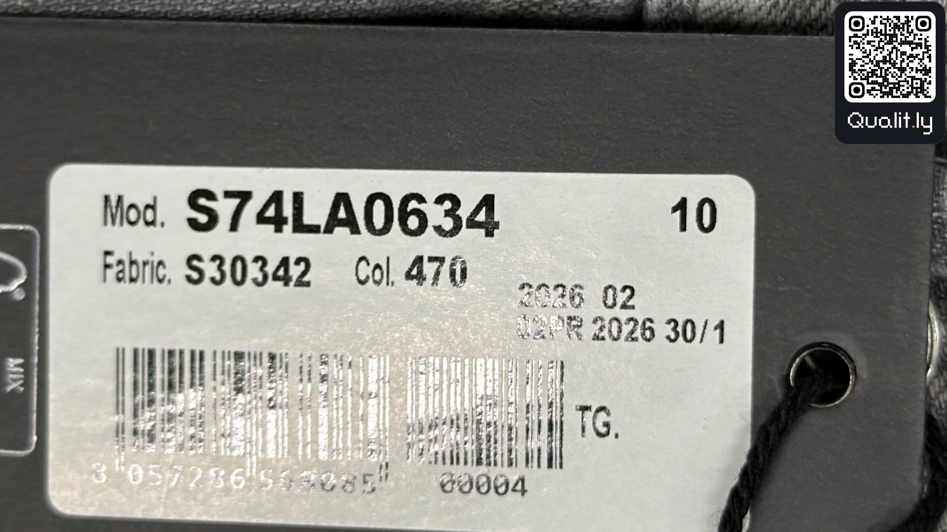 Jeans QC photo 1 of 12