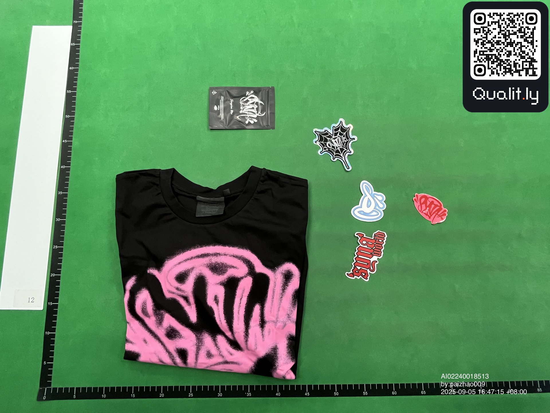 Camiseta — foto QC 2 de 18