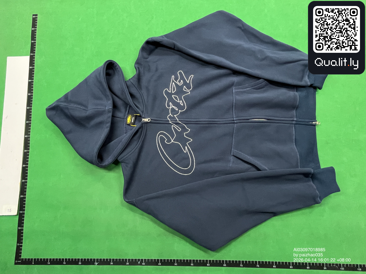 Hoodie QC photo 3 of 8