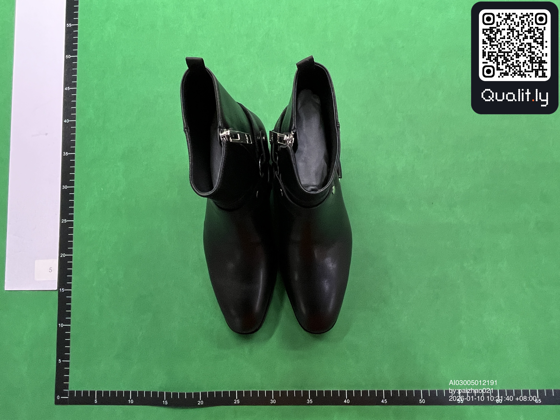 靴子 QC 照片 1 / 24