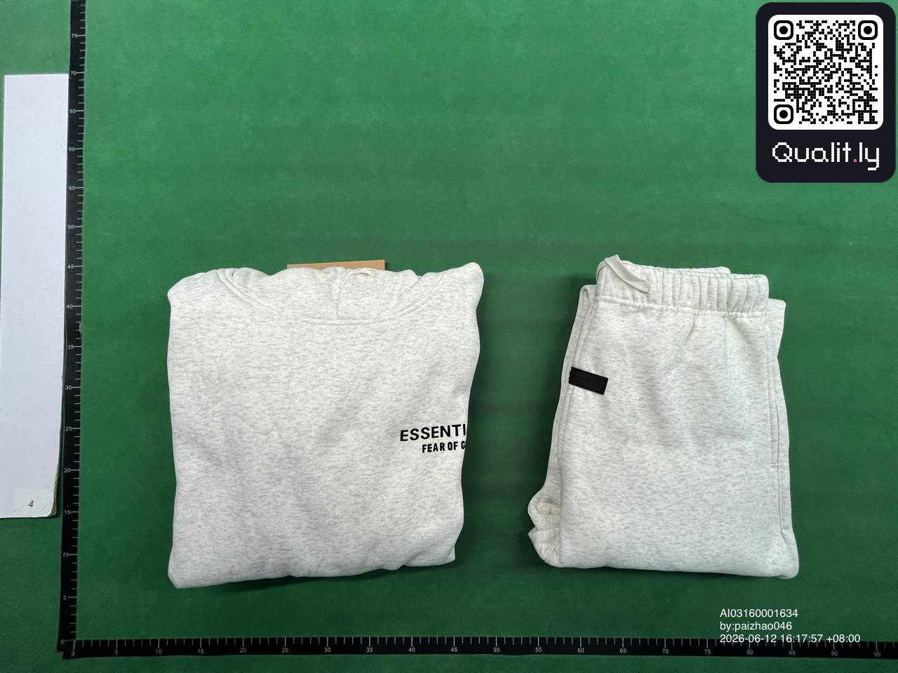 Hoodie — QC-foto 1 av 175