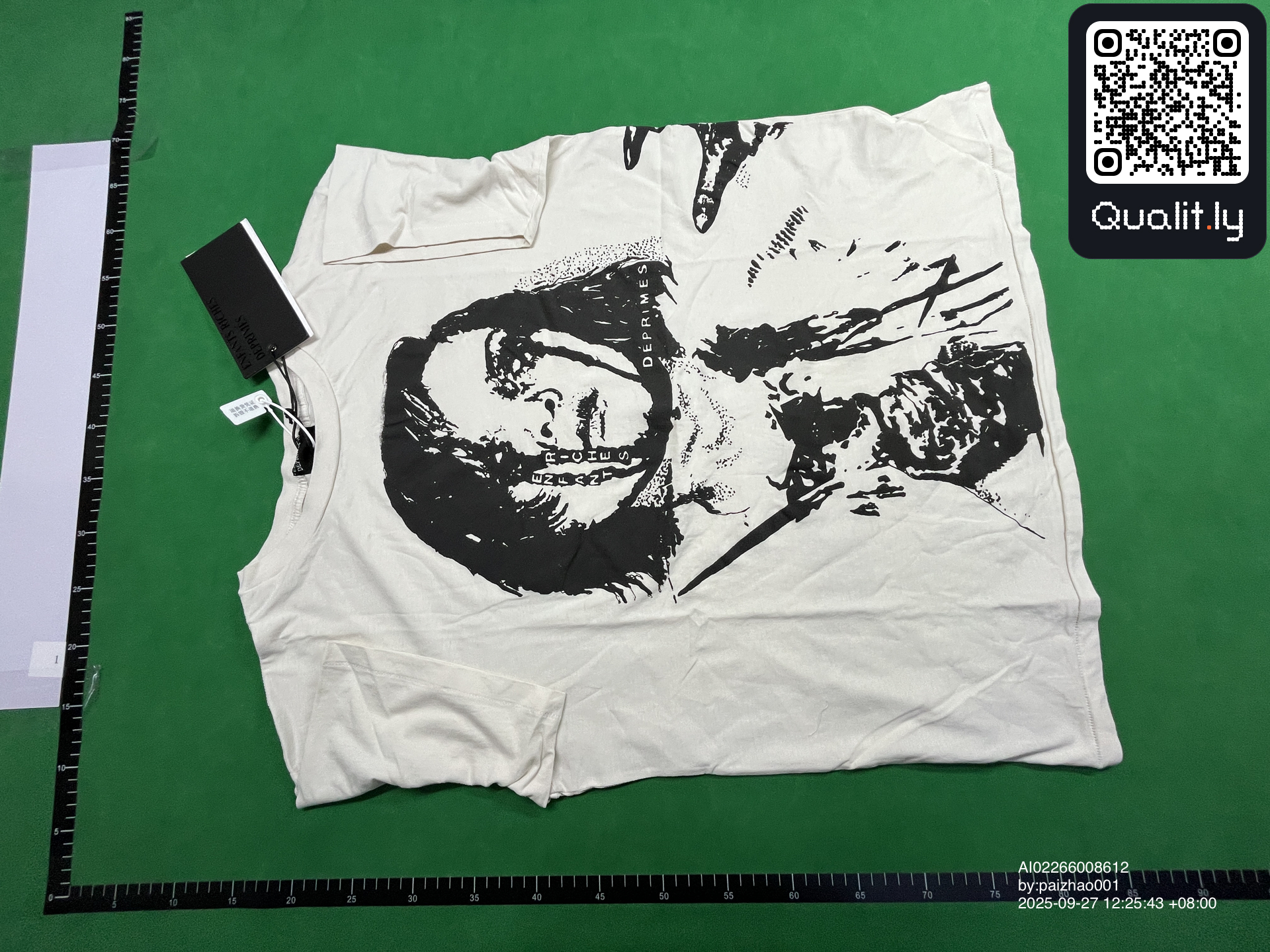 T-shirt — foto QC 3 di 18