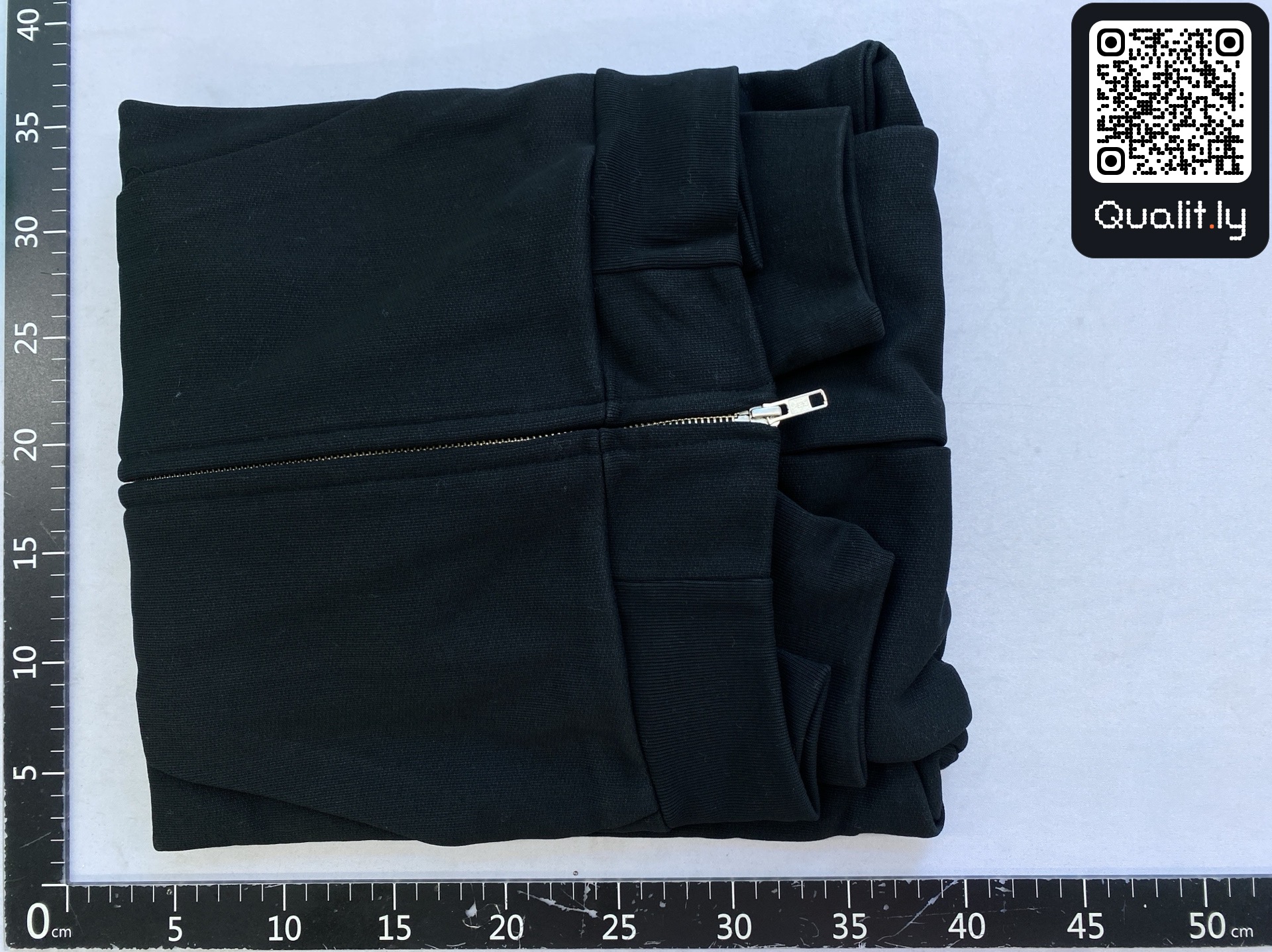 Hoodie — QC-Foto 1 von 75