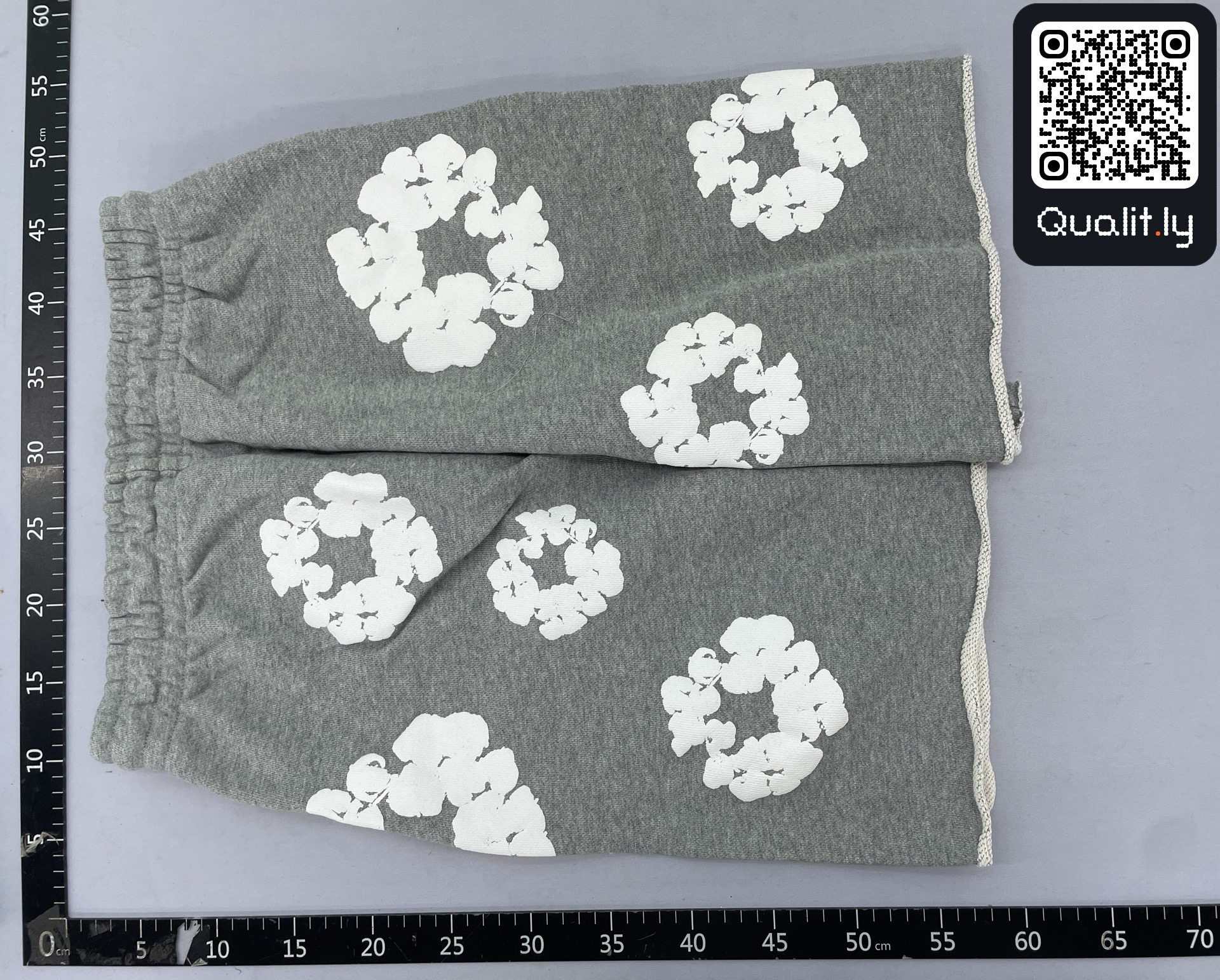 Jeans QC photo 2 of 121