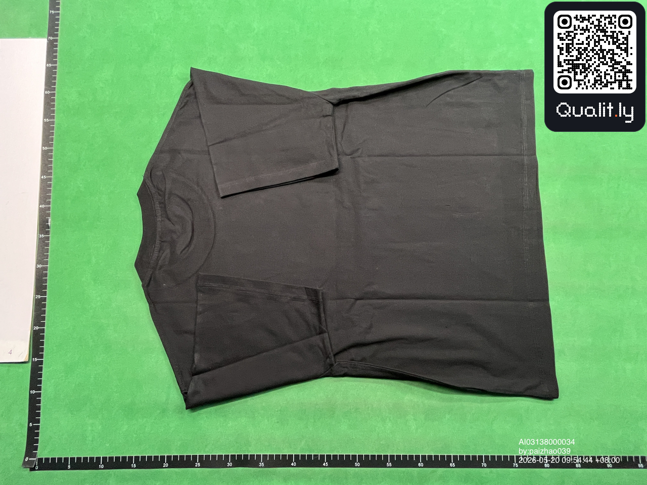 T-shirt — foto QC 2 de 10