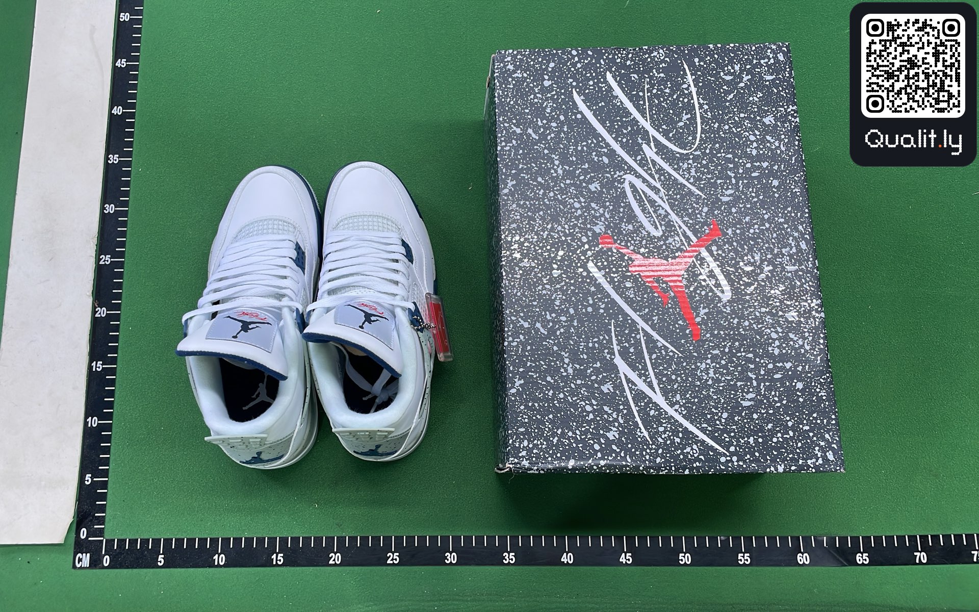 Sneakers QC photo 1 of 6