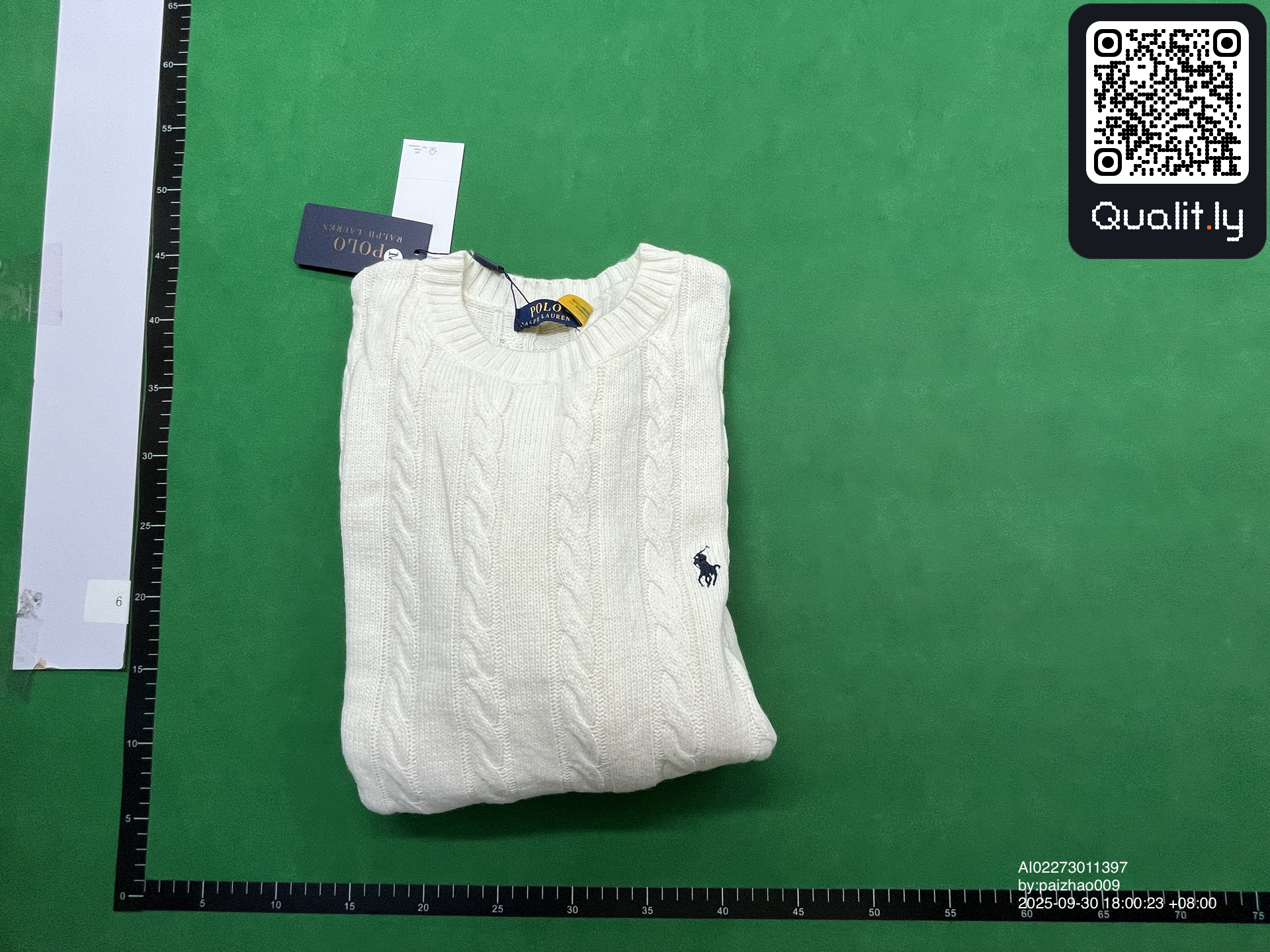 Pull — photo QC 1 sur 66