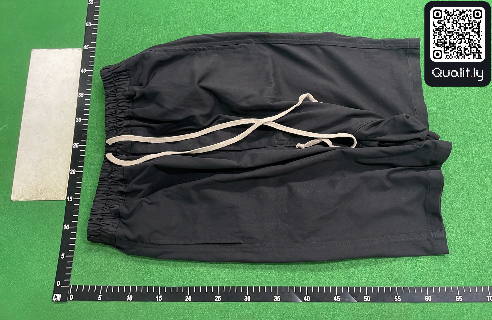 短裤 QC 照片 2 / 4