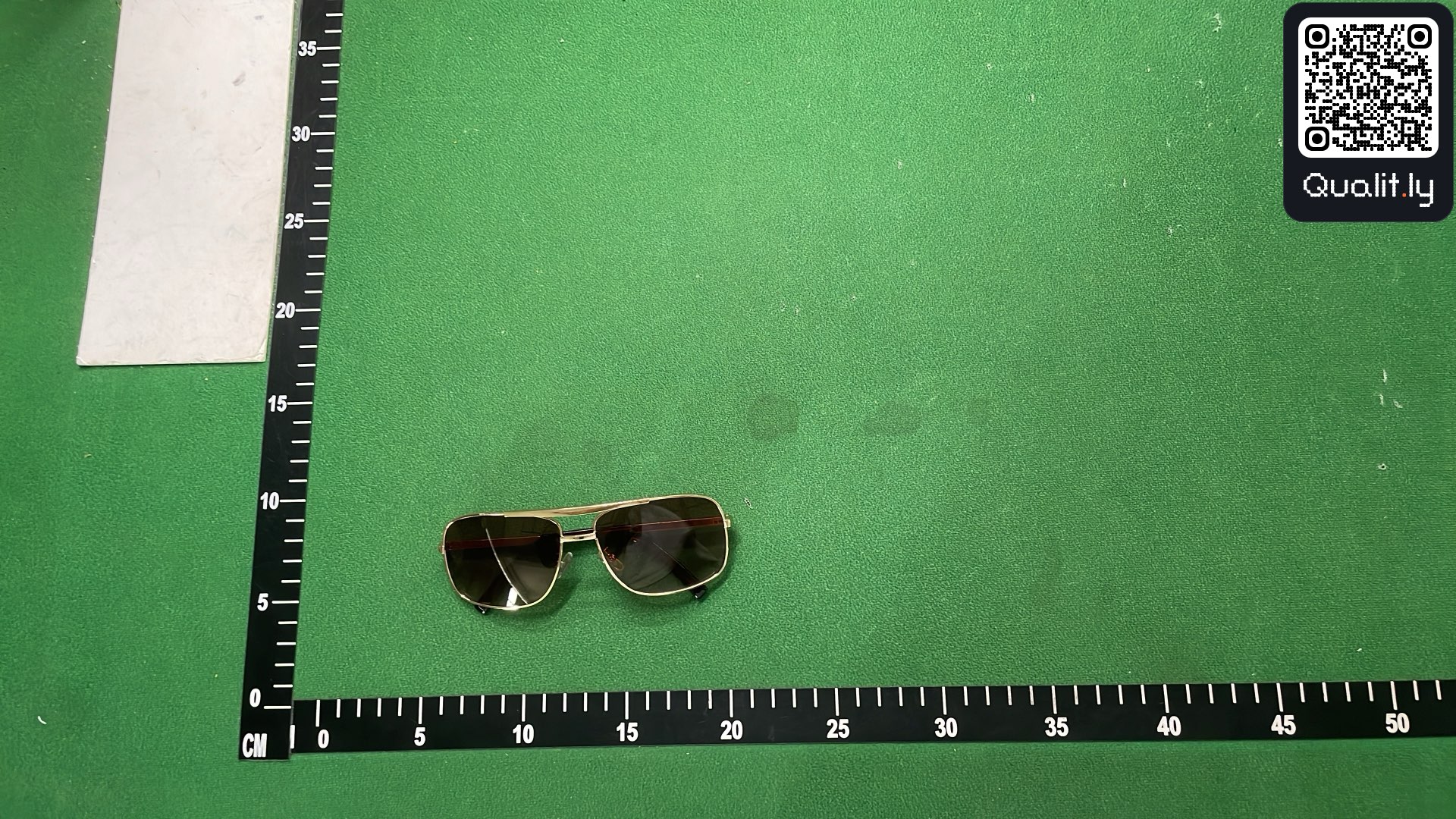 Sunglasses QC photo 1 of 16