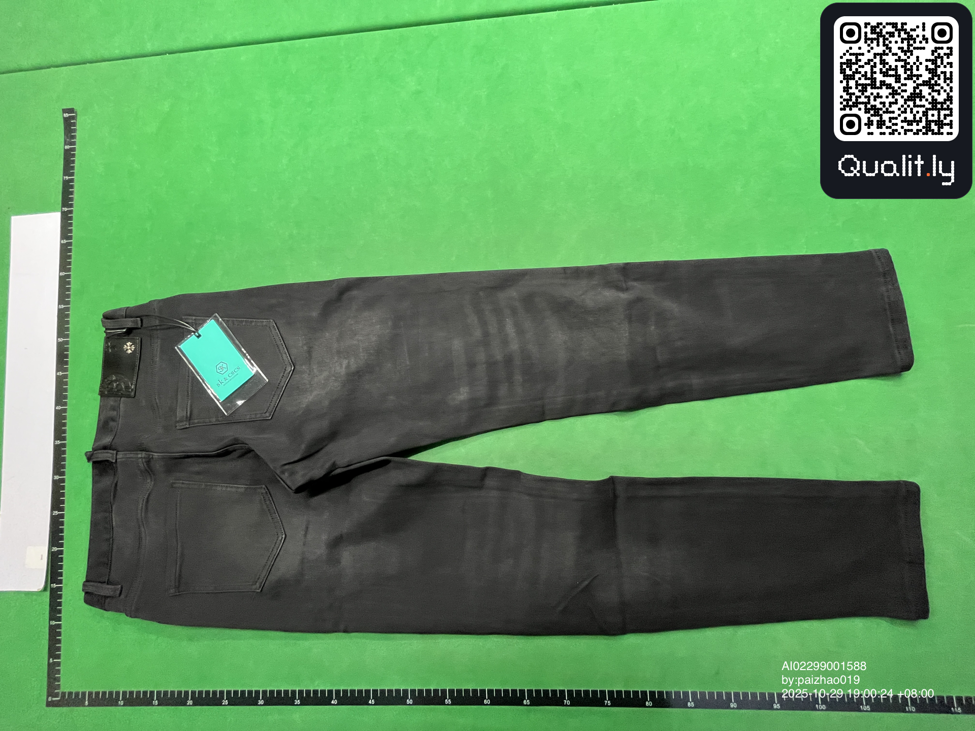 Jeans QC photo 2 of 22