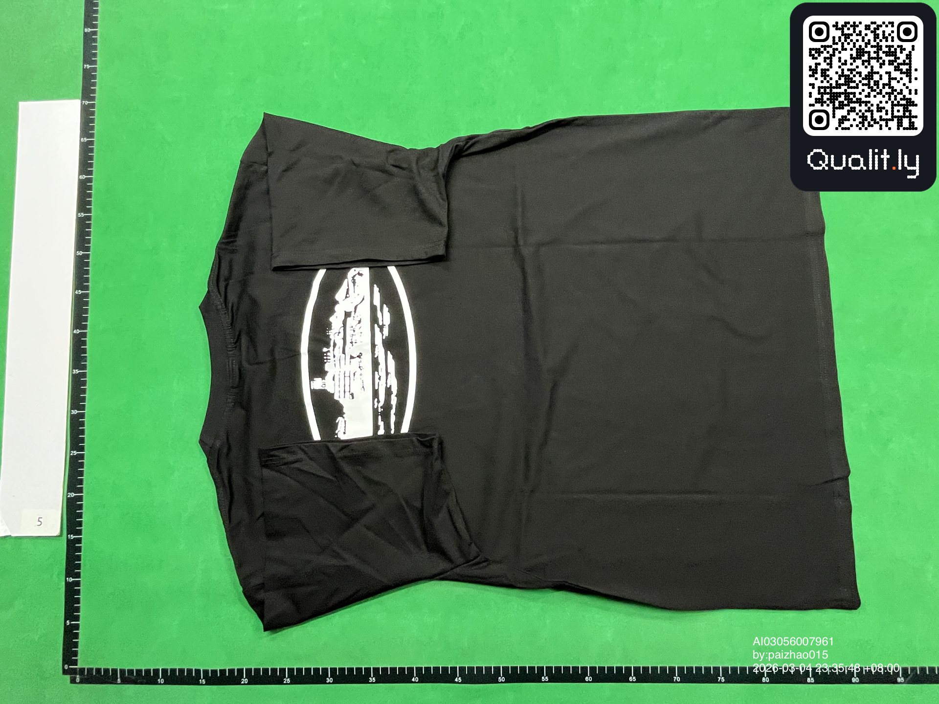 Shorts QC photo 2 of 24