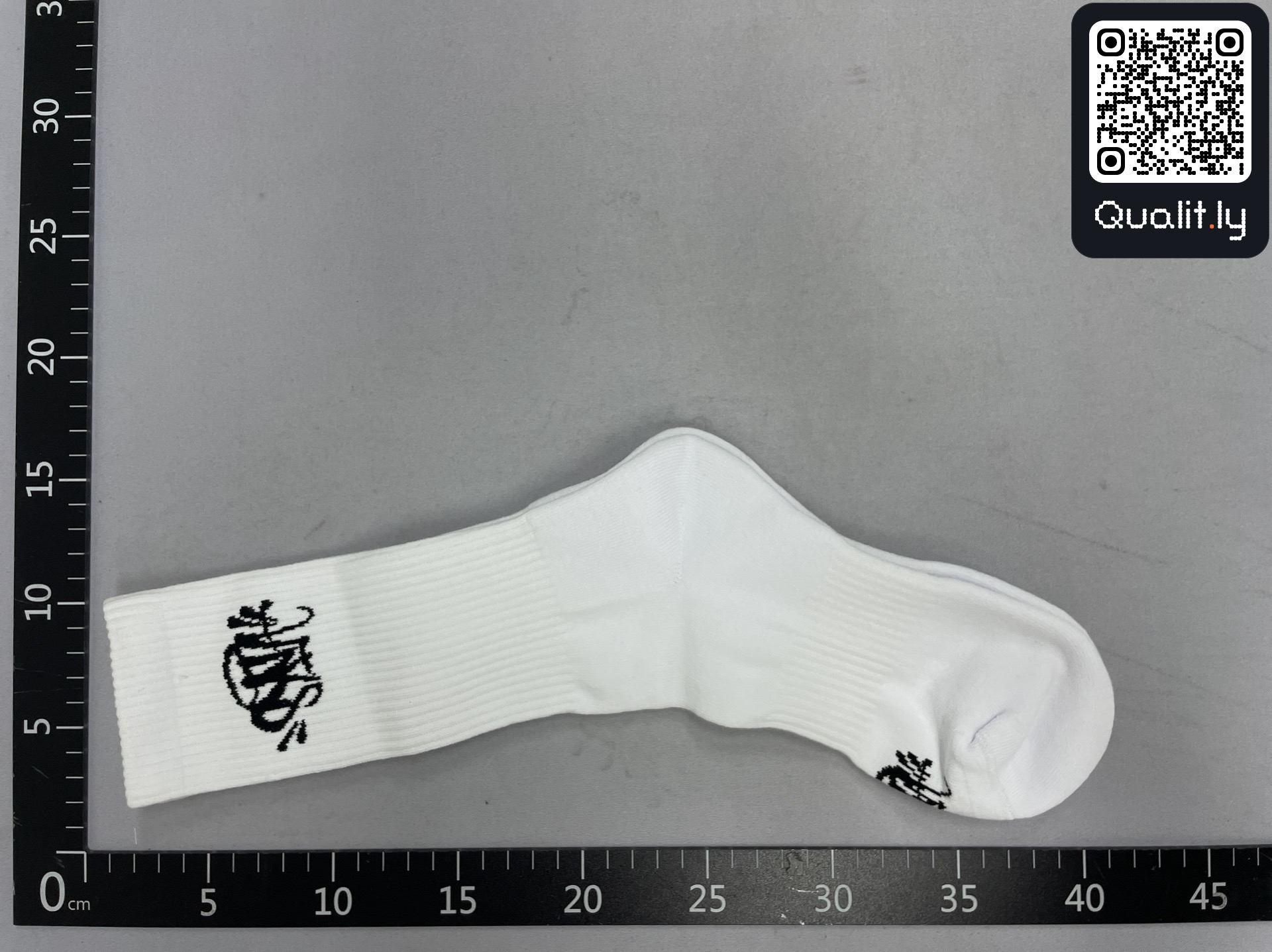 Socks QC photo 2 of 32