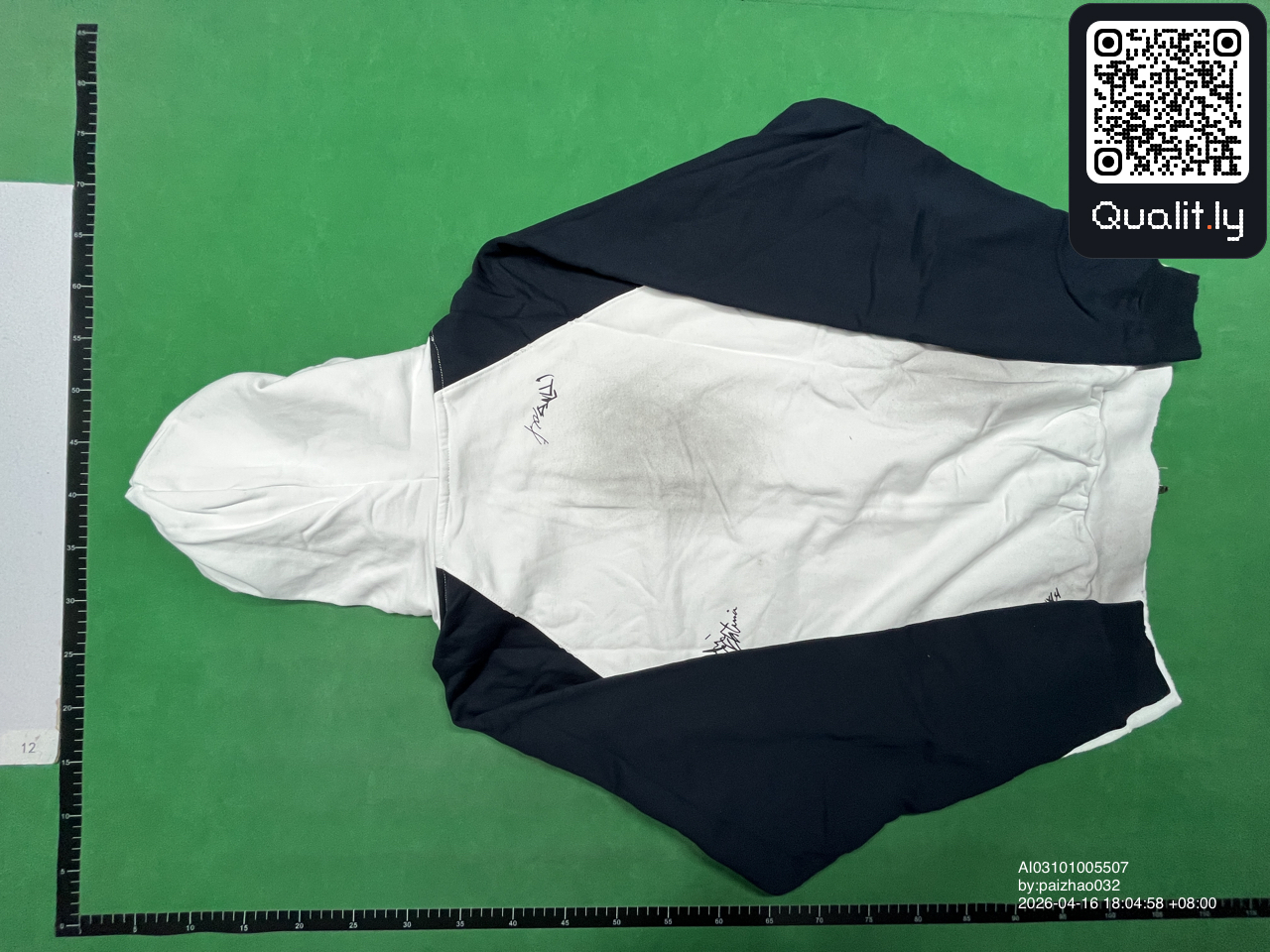 Hoodie — QC-foto 2 av 4