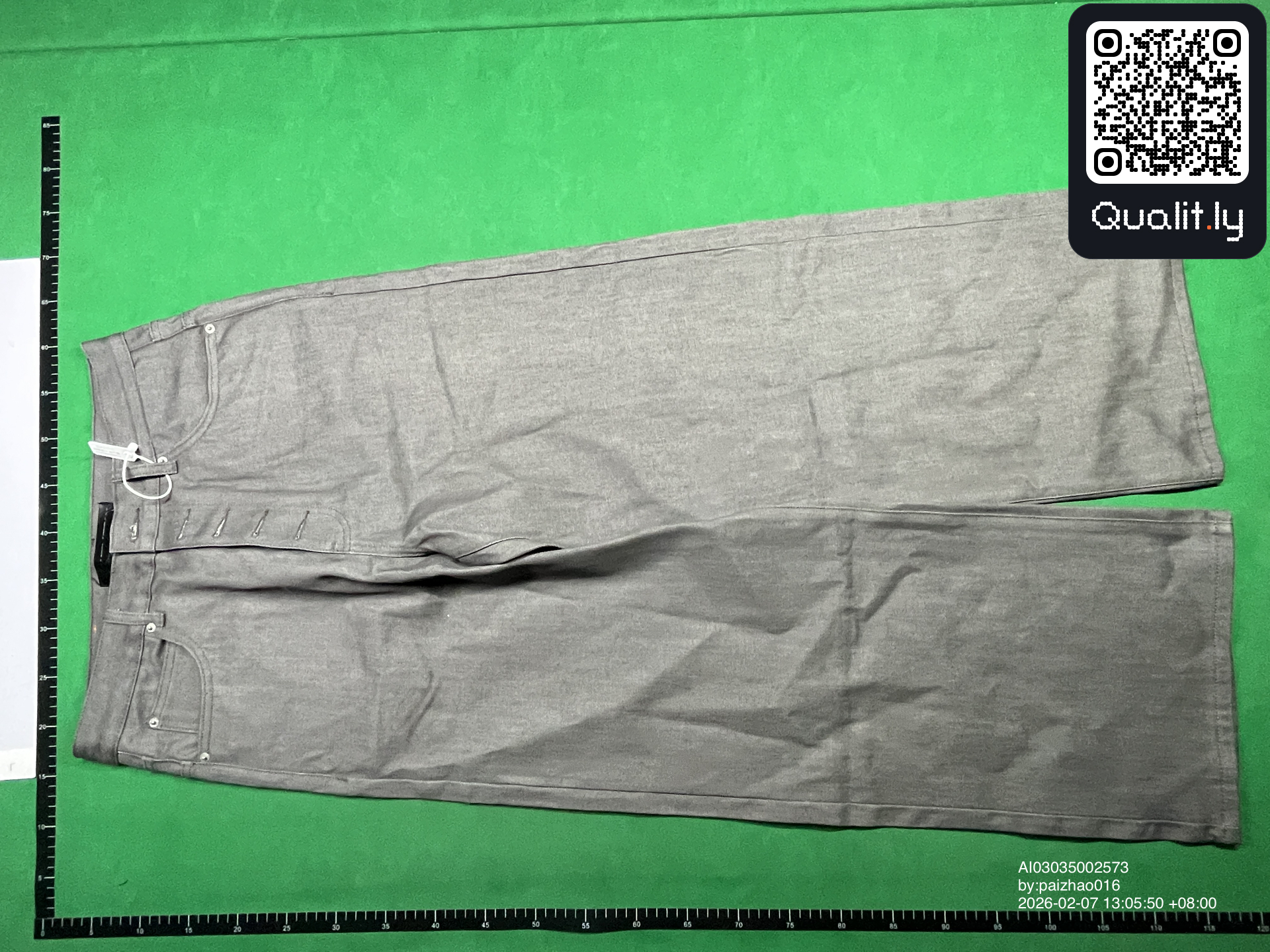 牛仔裤 QC 照片 3 / 4