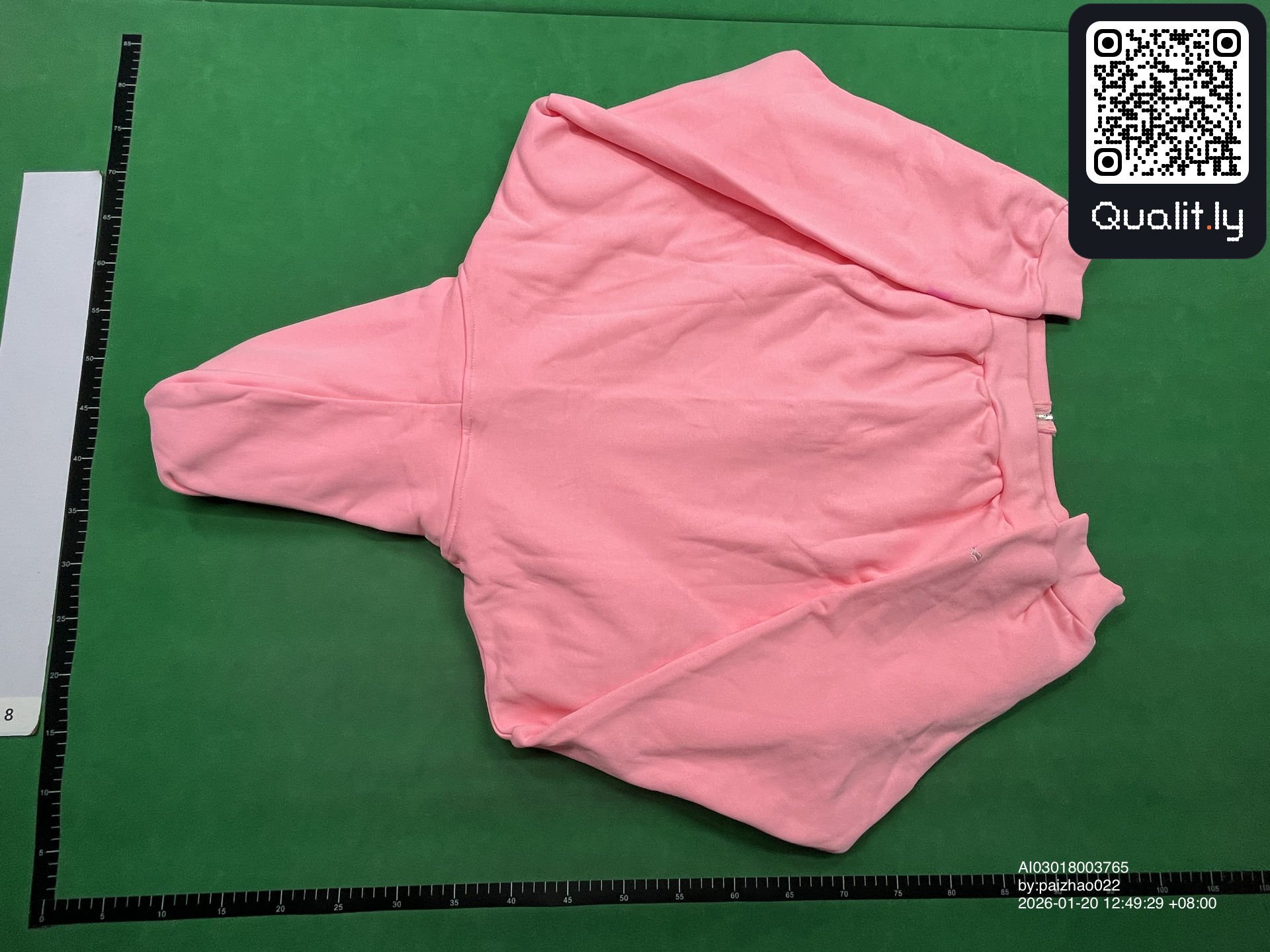 Sweat à capuche — photo QC 2 sur 4