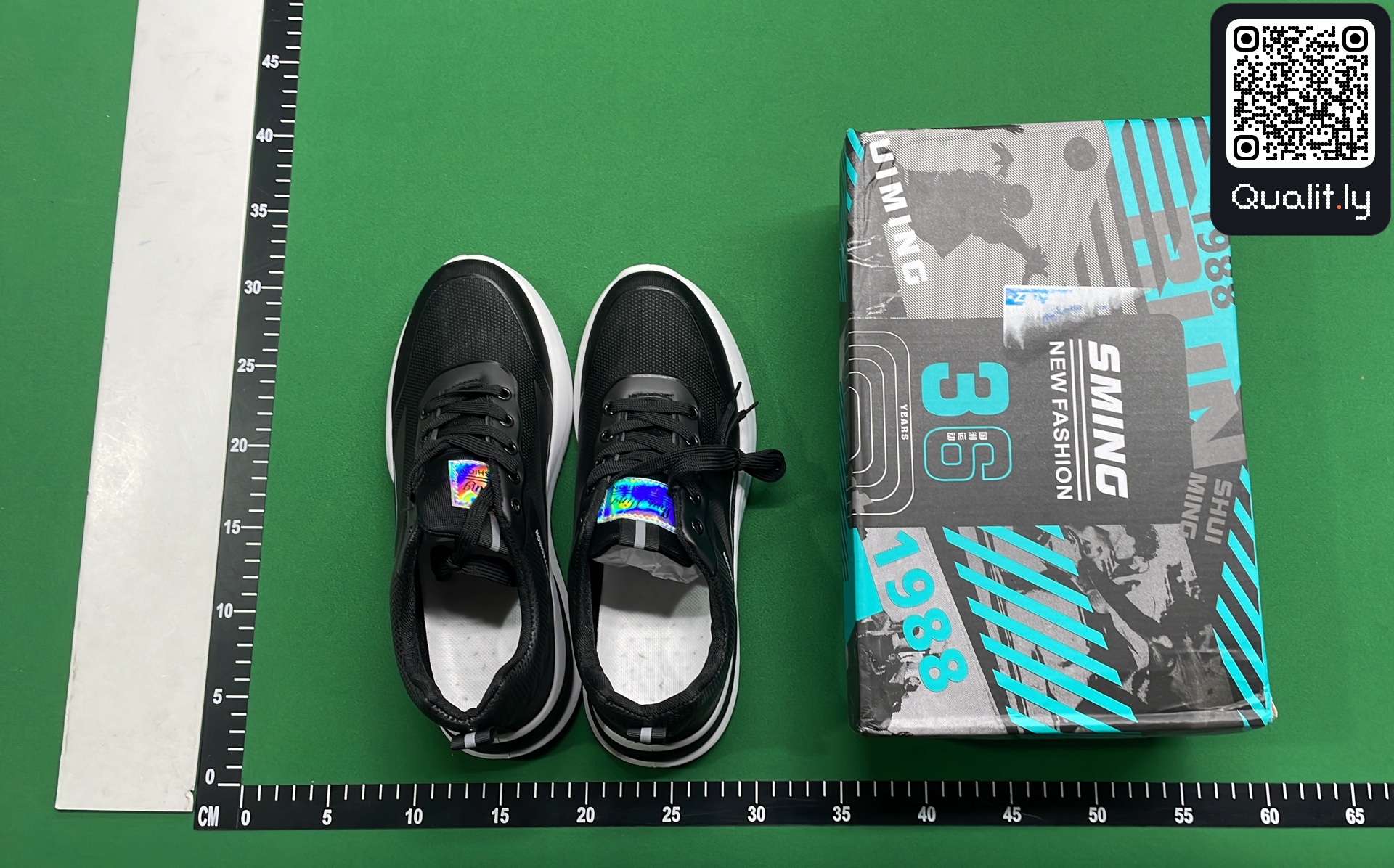 Sneakers QC photo 1 of 6