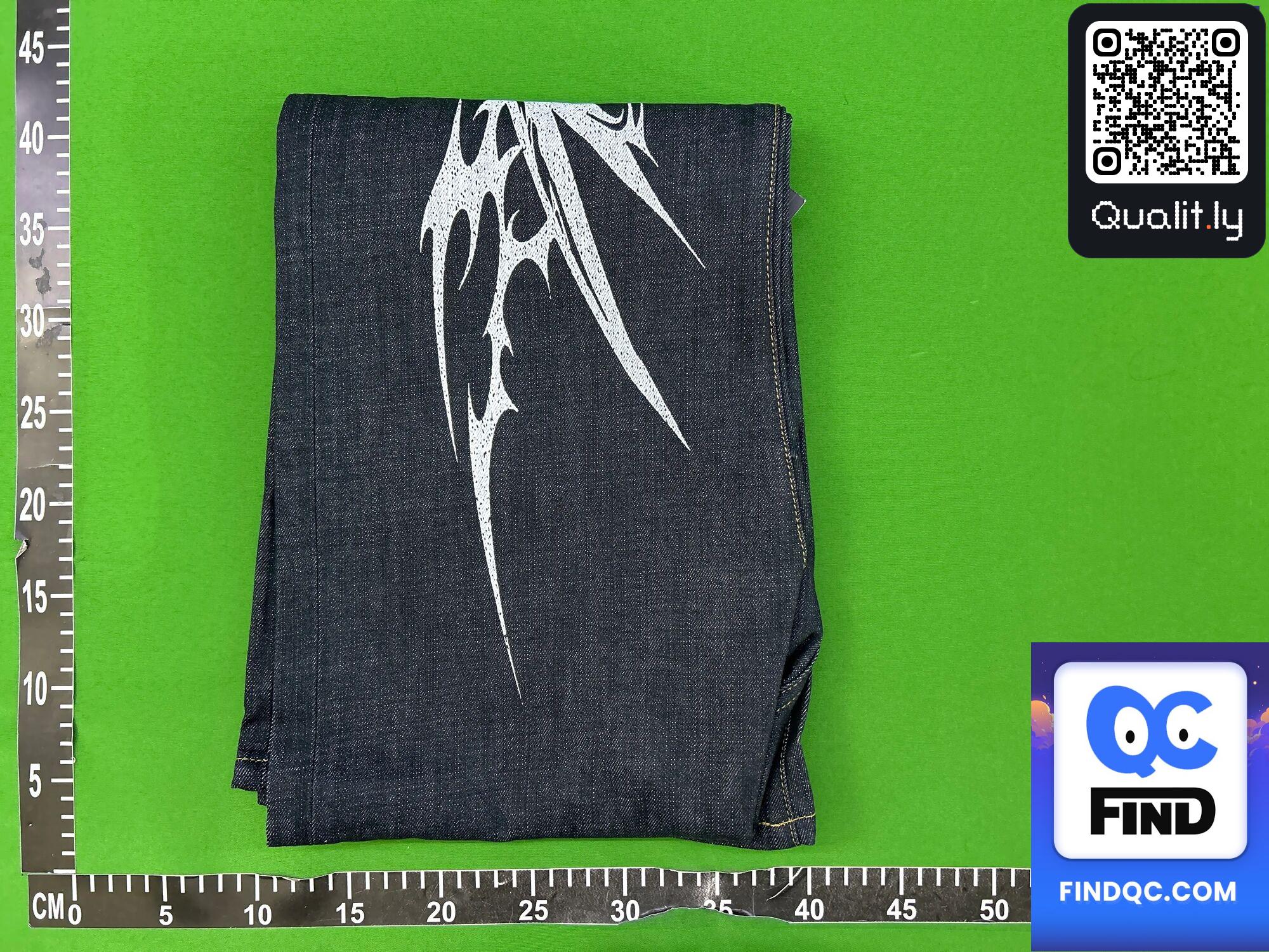 Jeans — QC-foto 1 av 4
