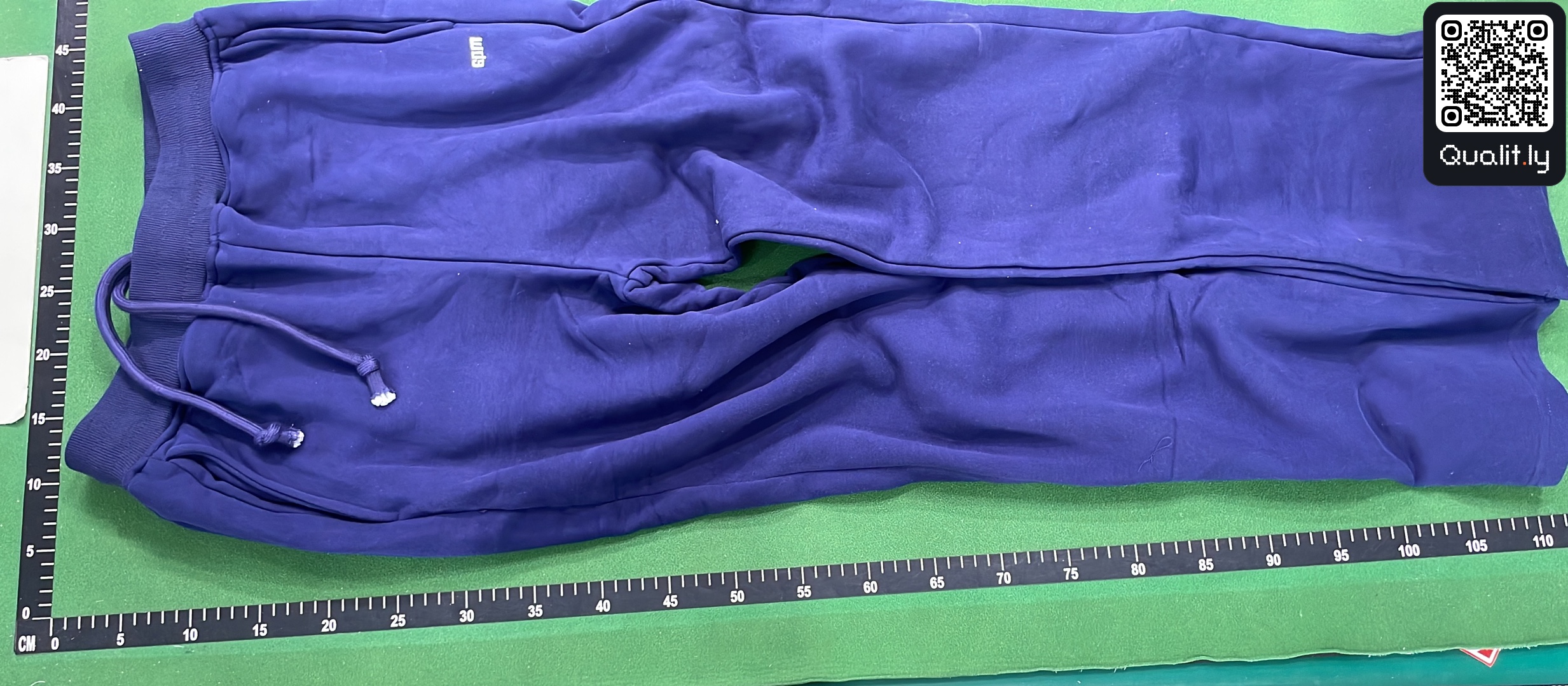 Bluza z kapturem — zdjęcie QC 2 z 20