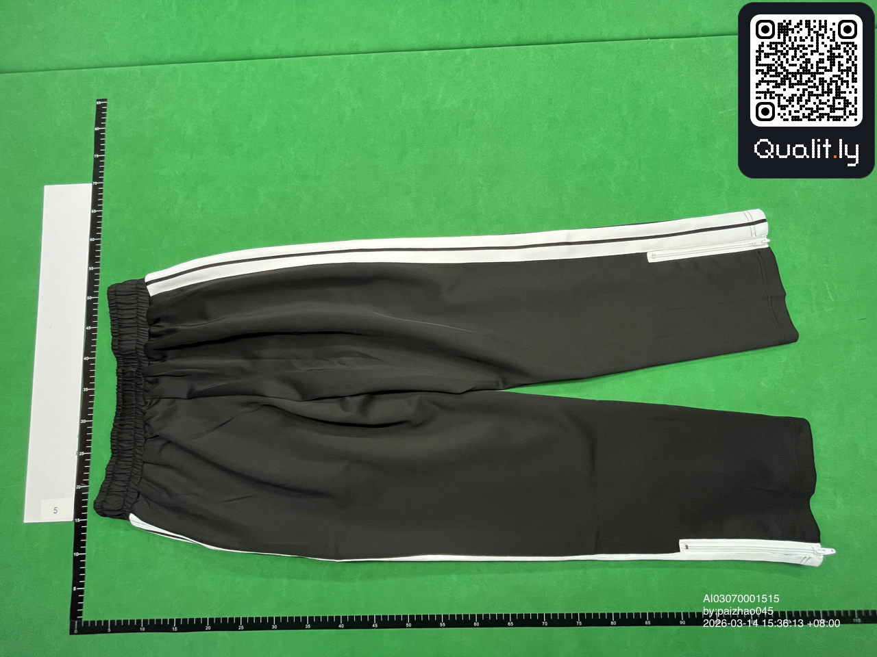 Pants QC photo 2 of 28