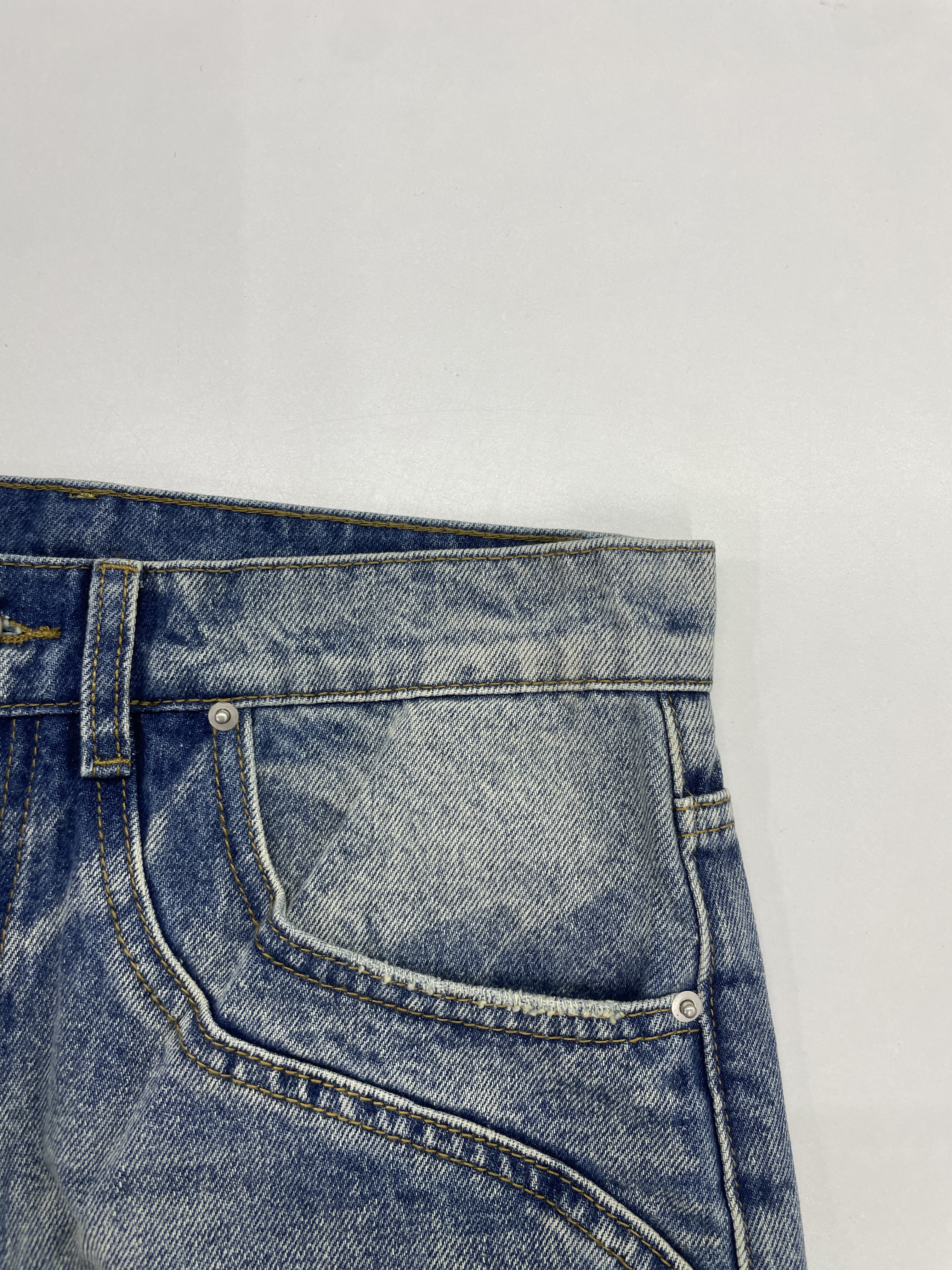 Jeans — QC-foto 2 av 34