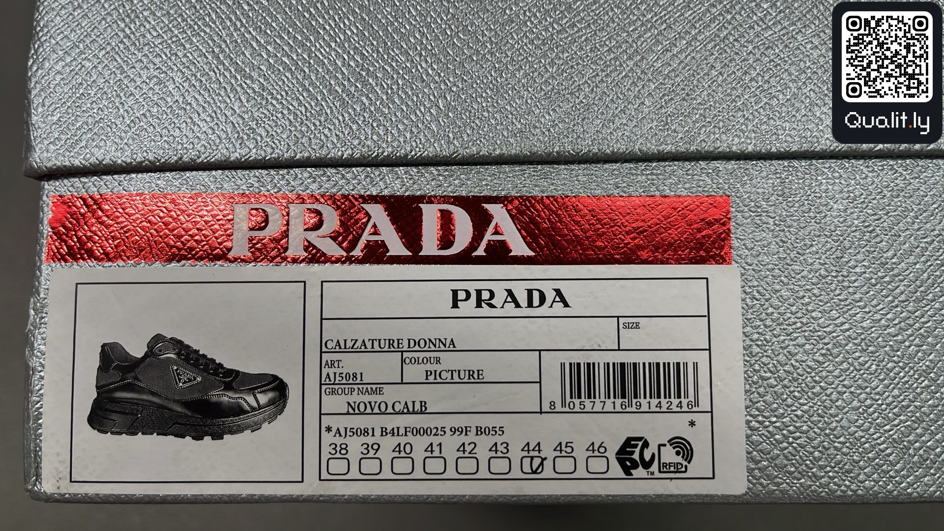 Sneakers — QC-foto 2 van 6