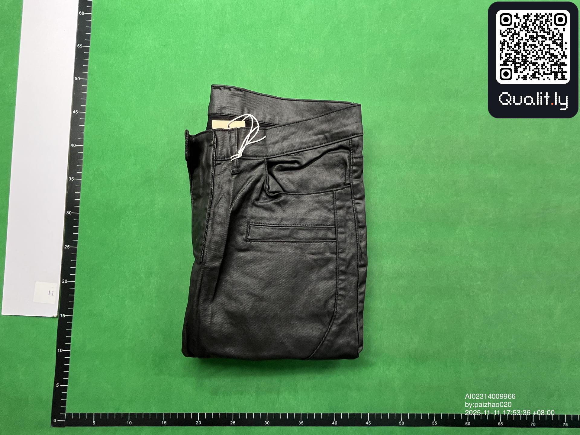 Jeans — QC-foto 1 av 4