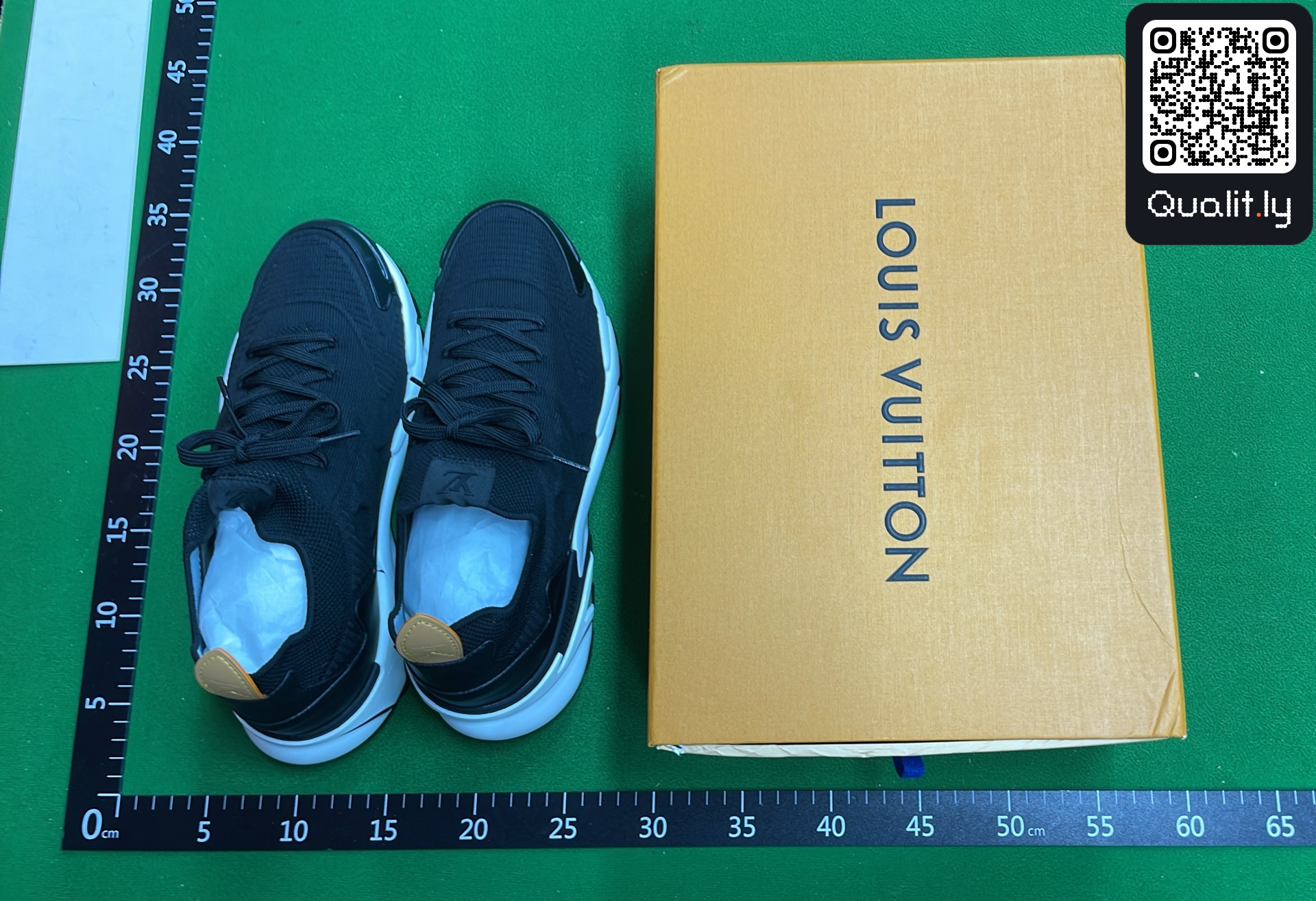 Sneaker — QC-Foto 1 von 24