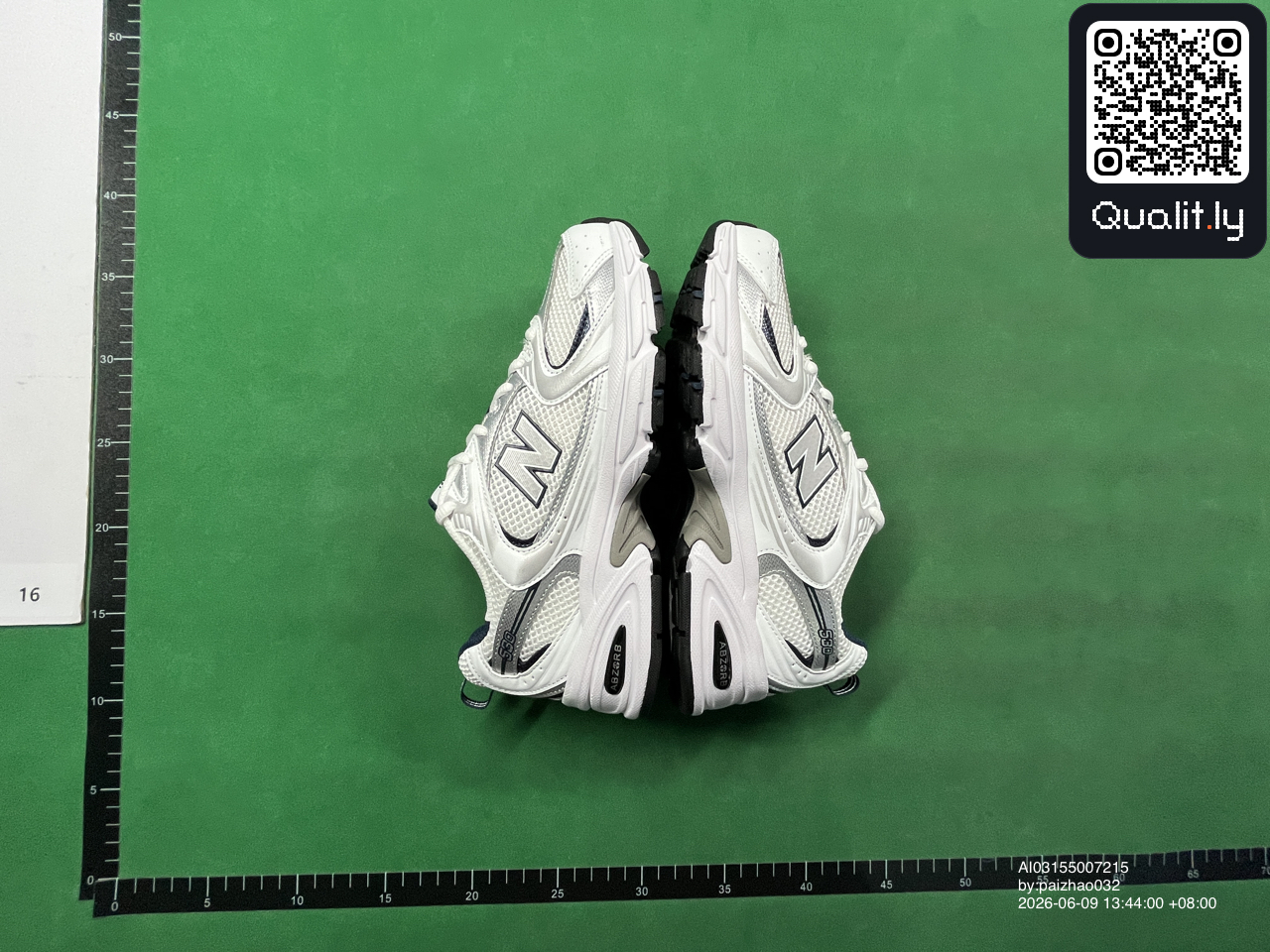 球鞋 QC 照片 2 / 26