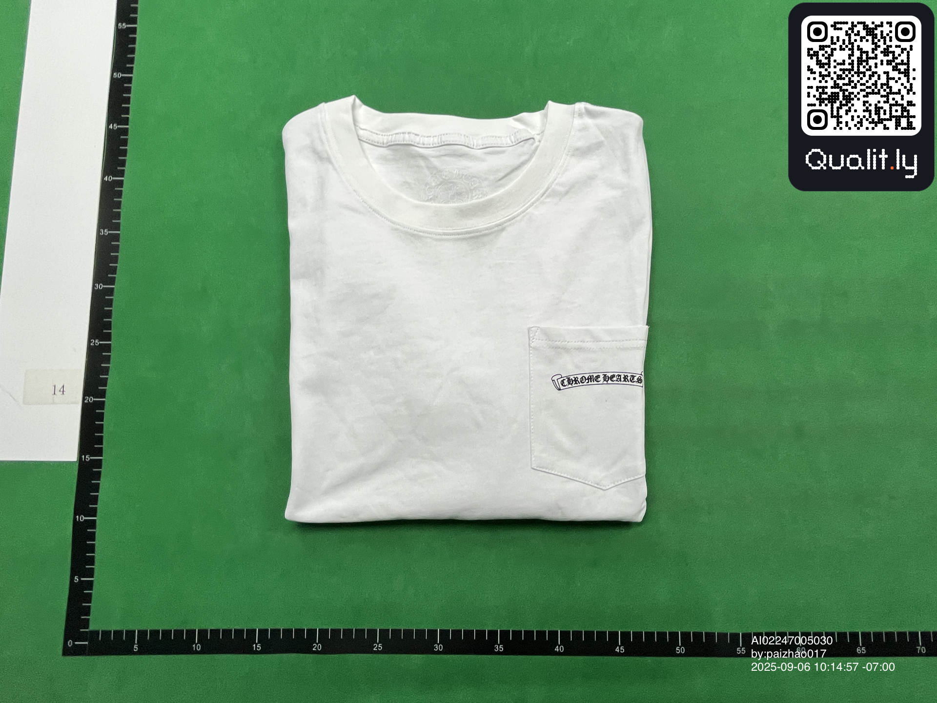 Sneakers QC photo 1 of 4