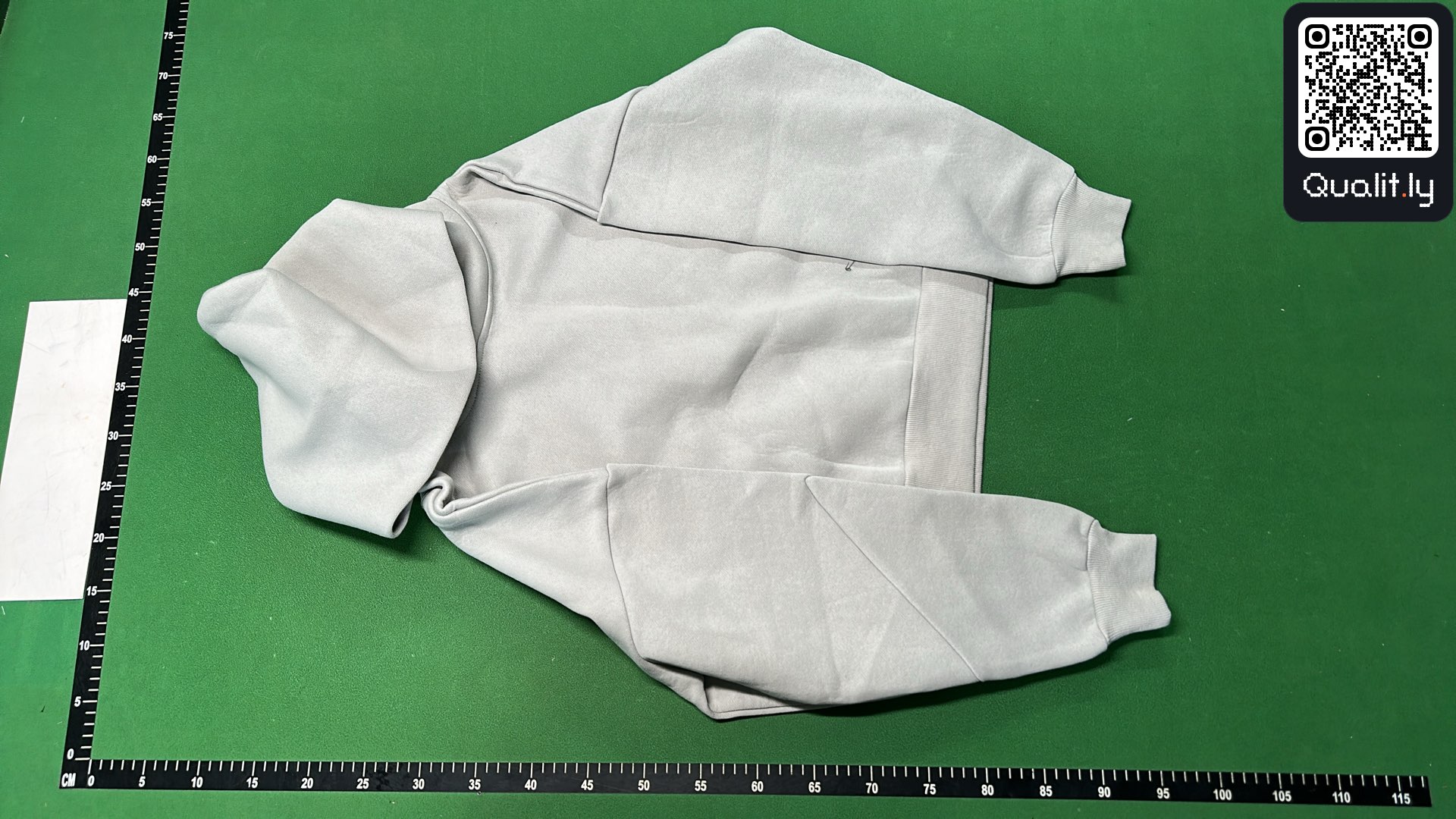 运动套装 QC 照片 2 / 162